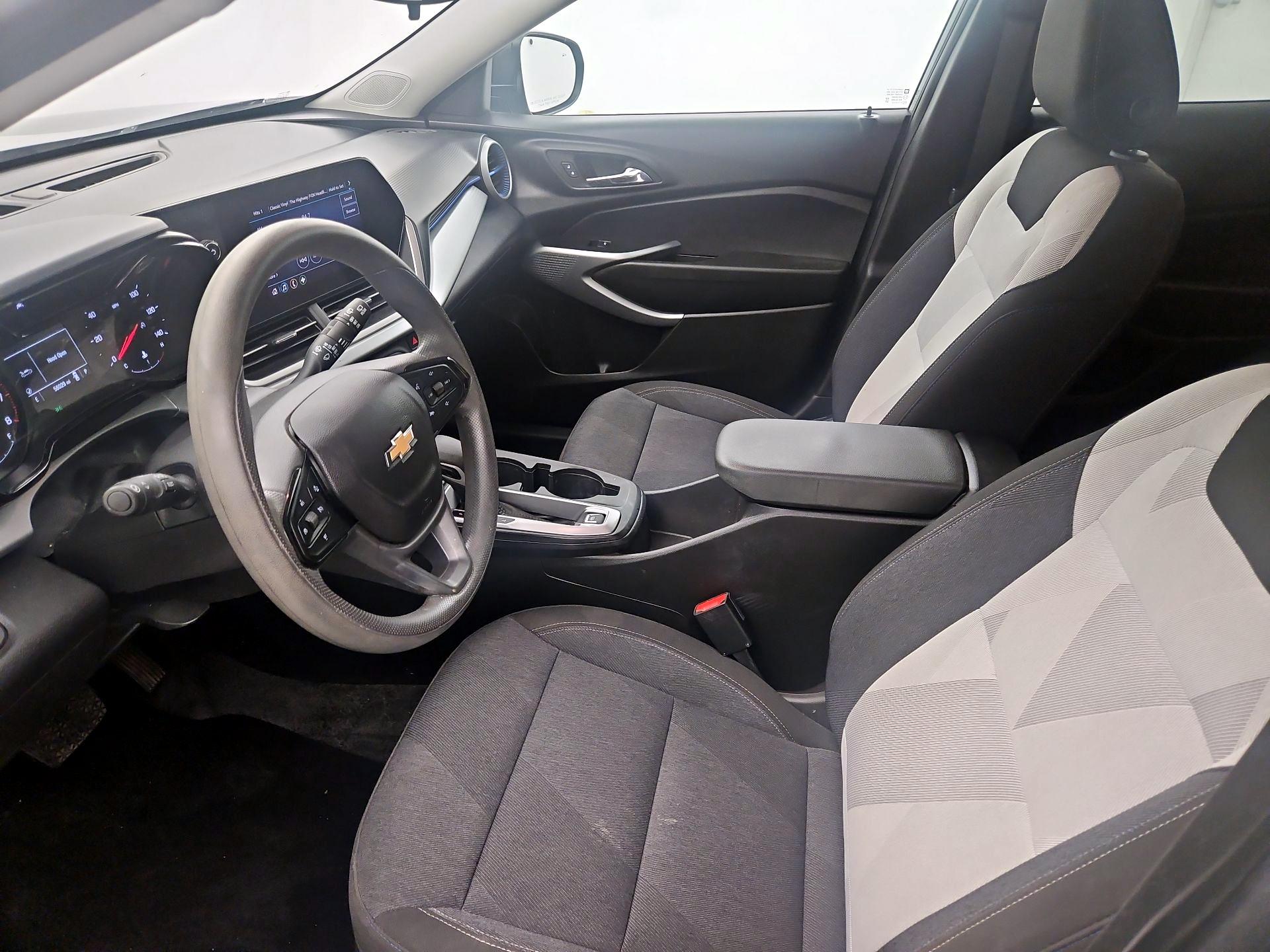 Thumbnail: 2024 Chevrolet Trax - 11