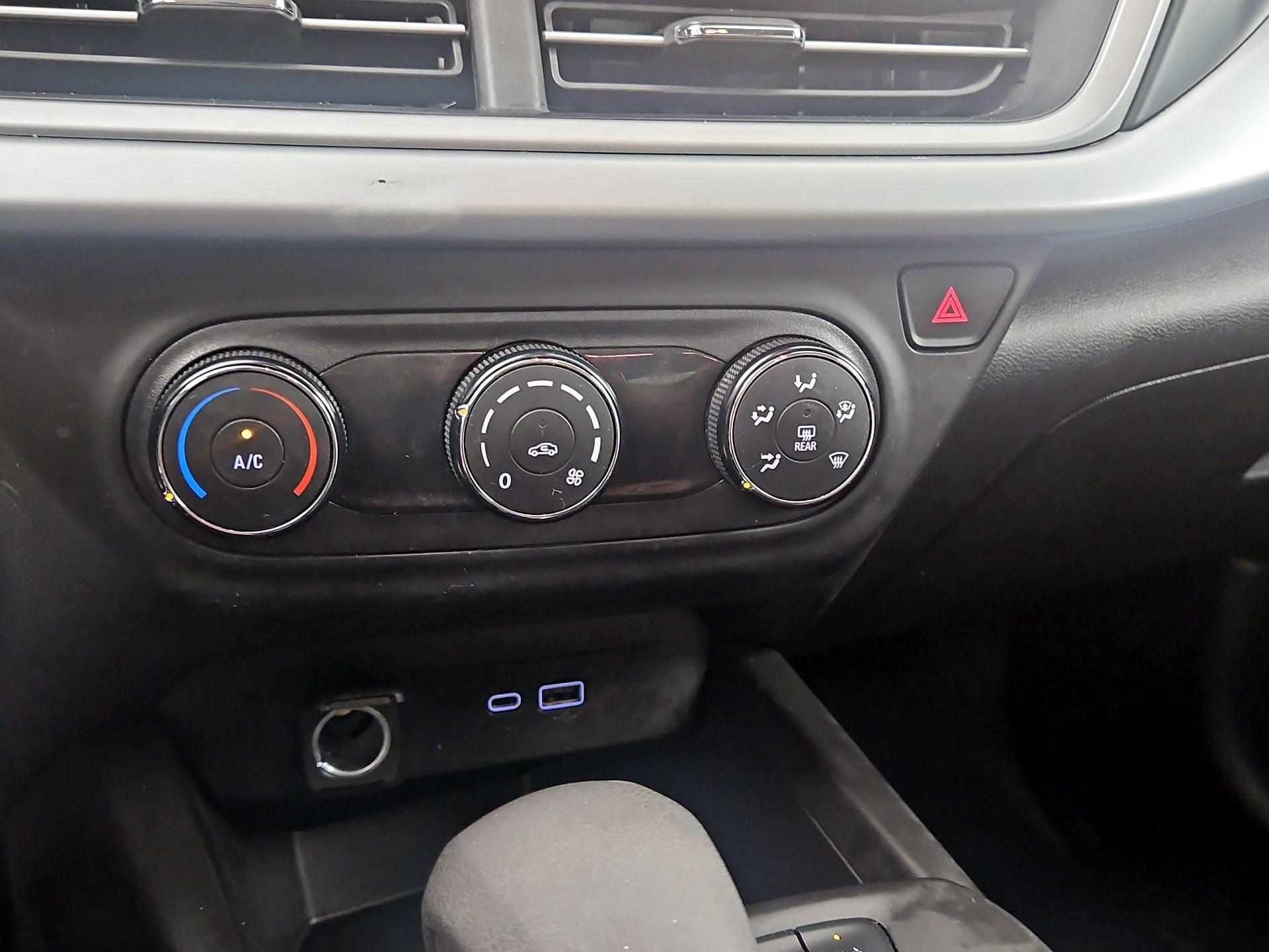 Thumbnail: 2024 Chevrolet Trax - 16