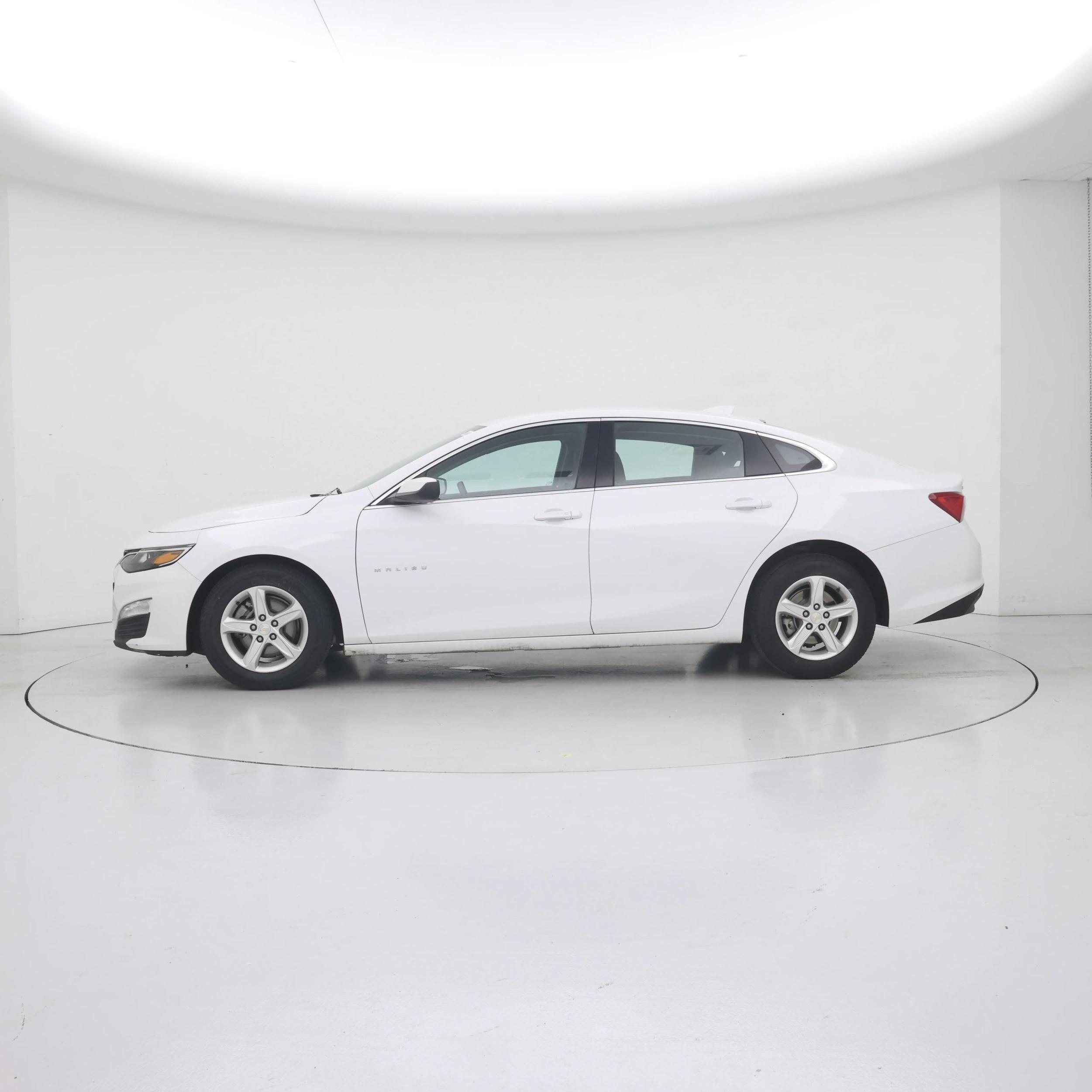 Thumbnail: 2024 Chevrolet Malibu - 3