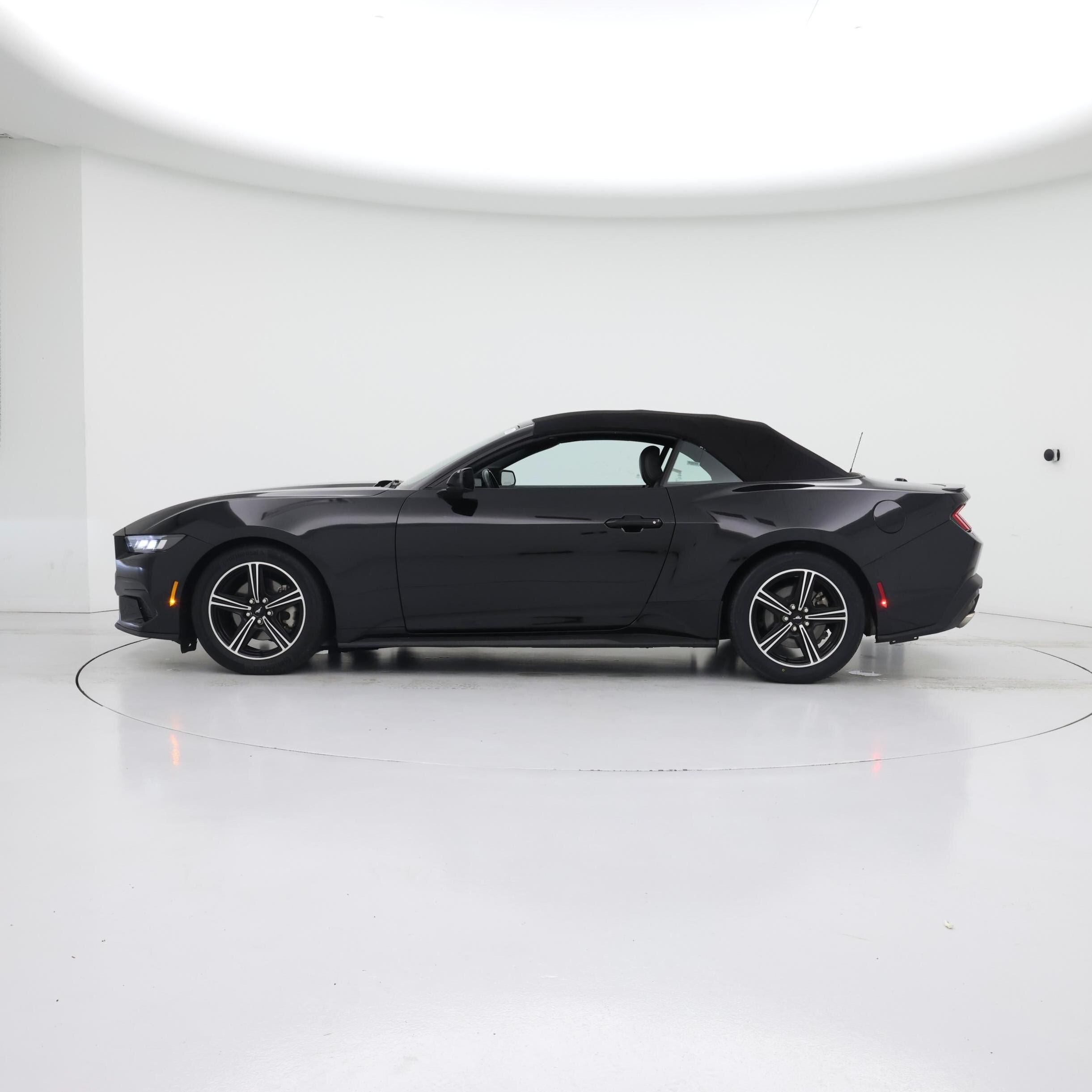 Thumbnail: 2025 Ford Mustang - 3