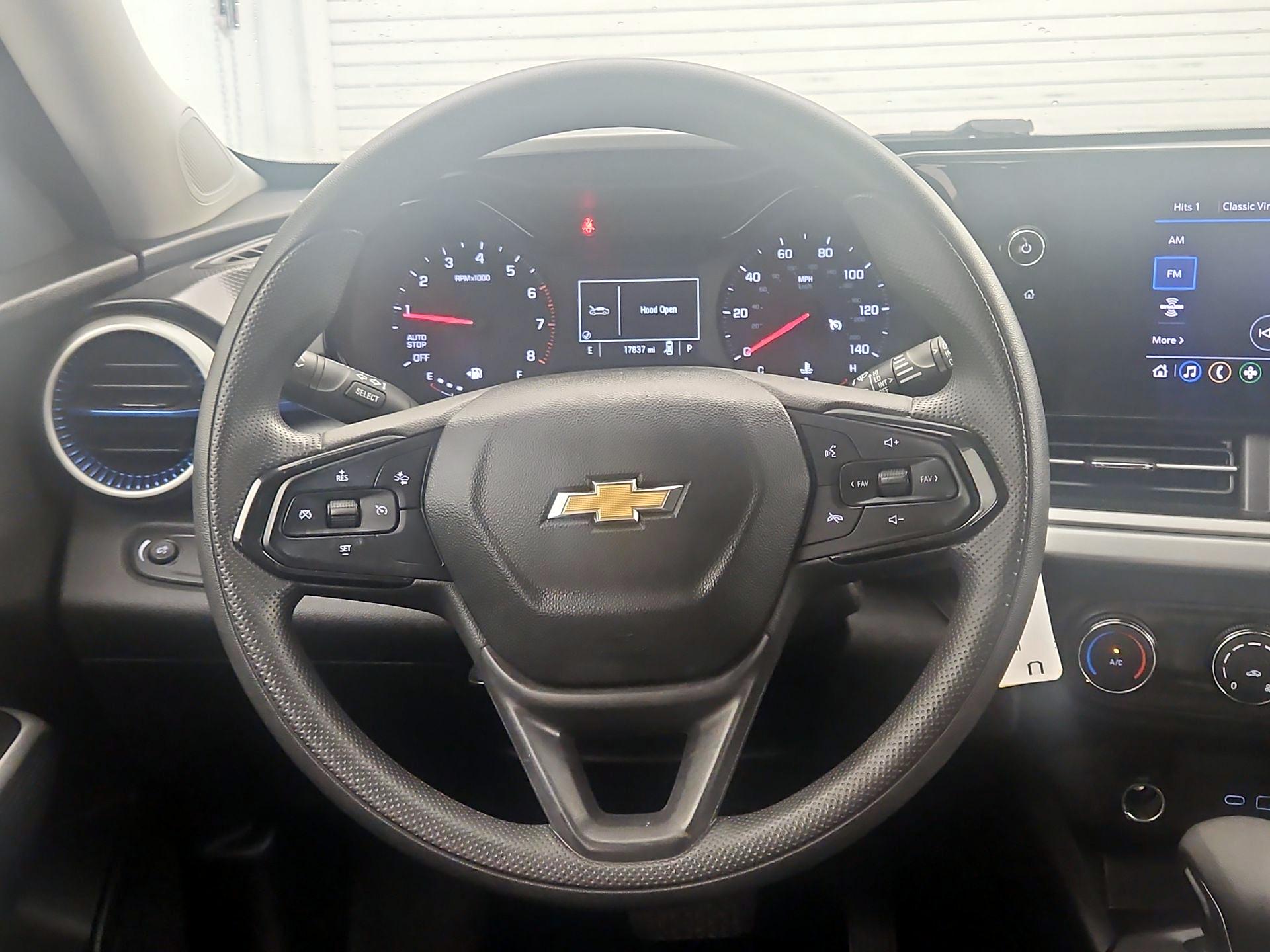 Thumbnail: 2024 Chevrolet Trax - 10