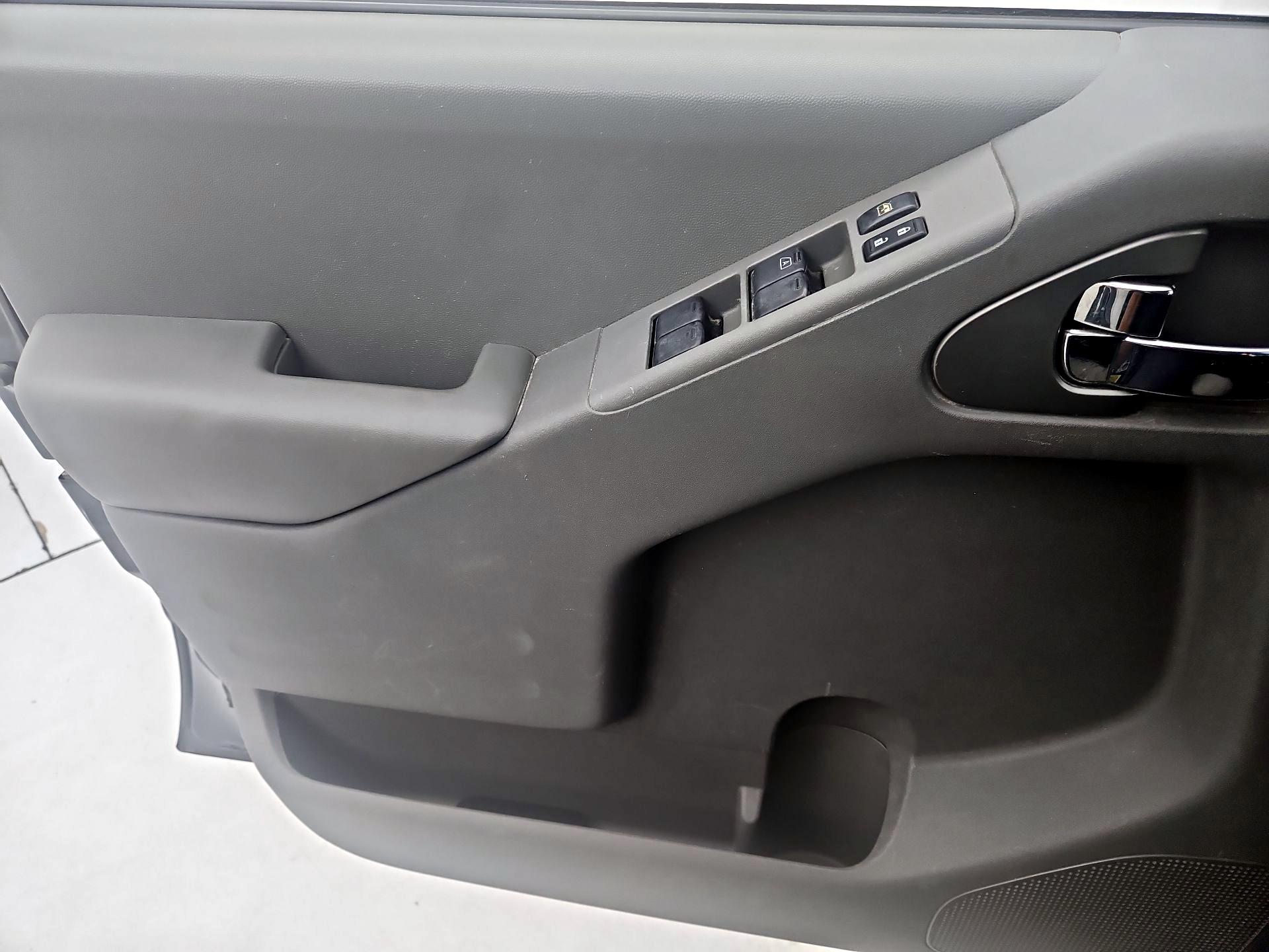 Thumbnail: 2016 Nissan Frontier - 12