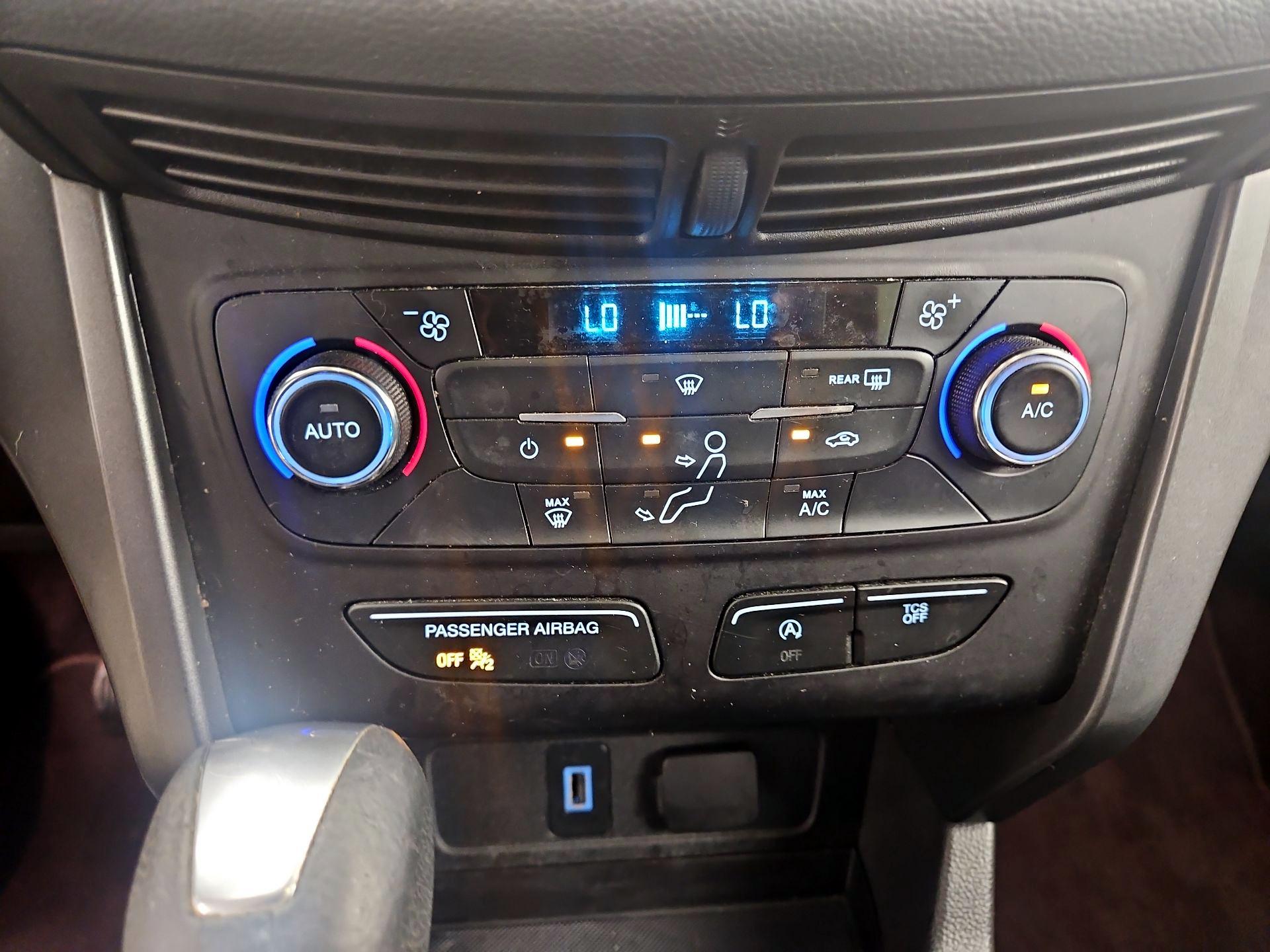 Thumbnail: 2017 Ford Escape - 16