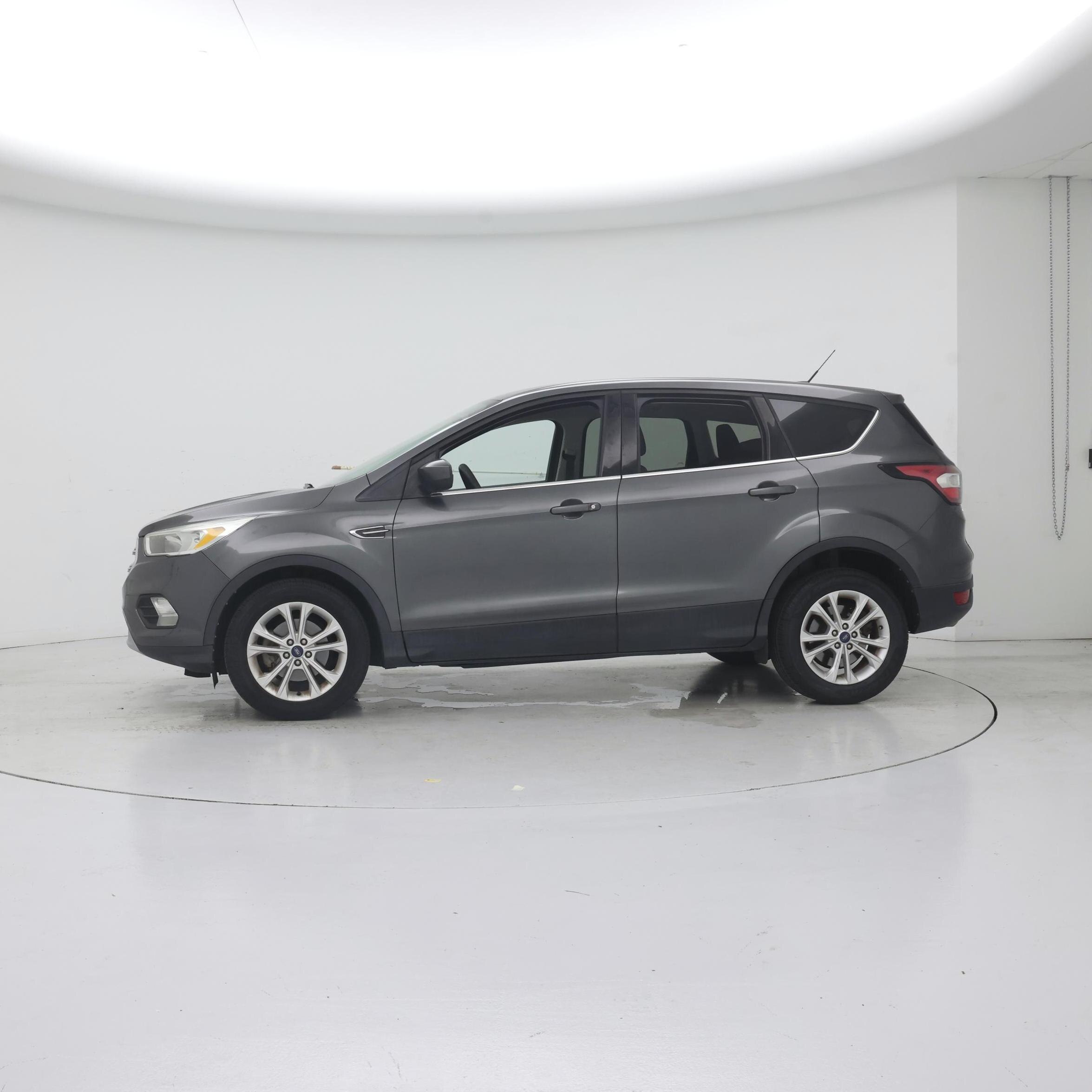 Thumbnail: 2017 Ford Escape - 3