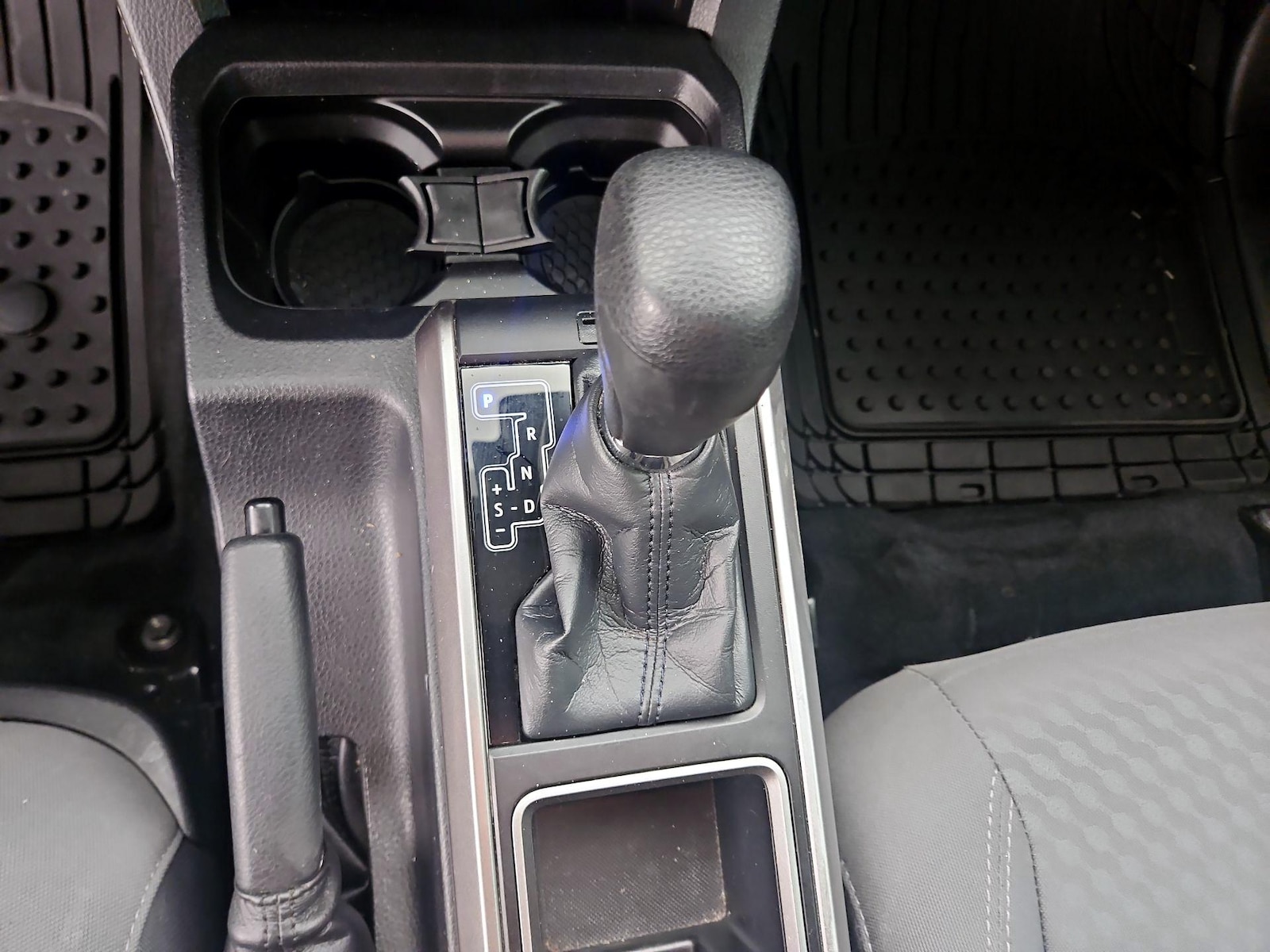 2021 Toyota Tacoma SR5 - Photo 18