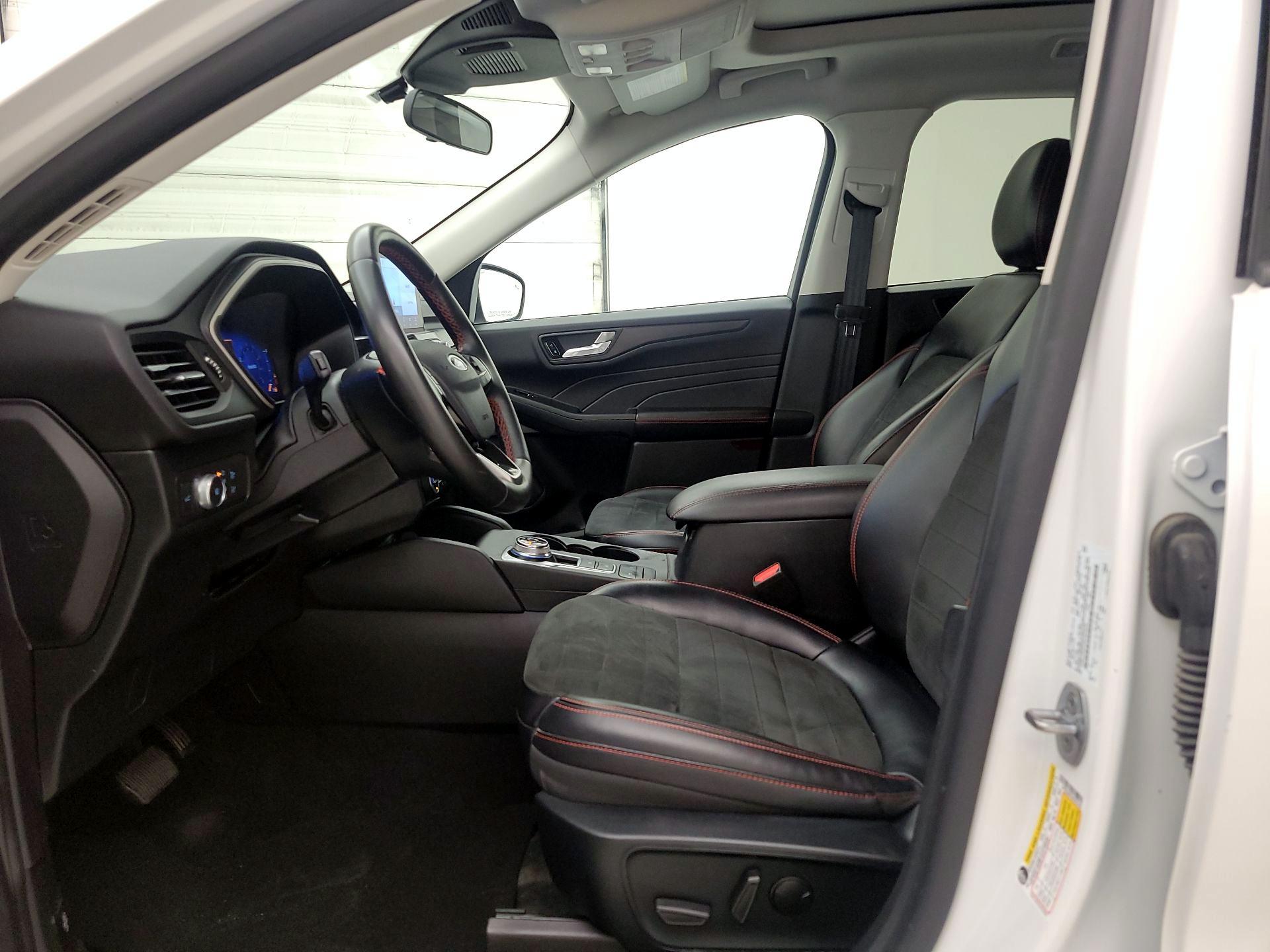 Thumbnail: 2021 Ford Escape - 11