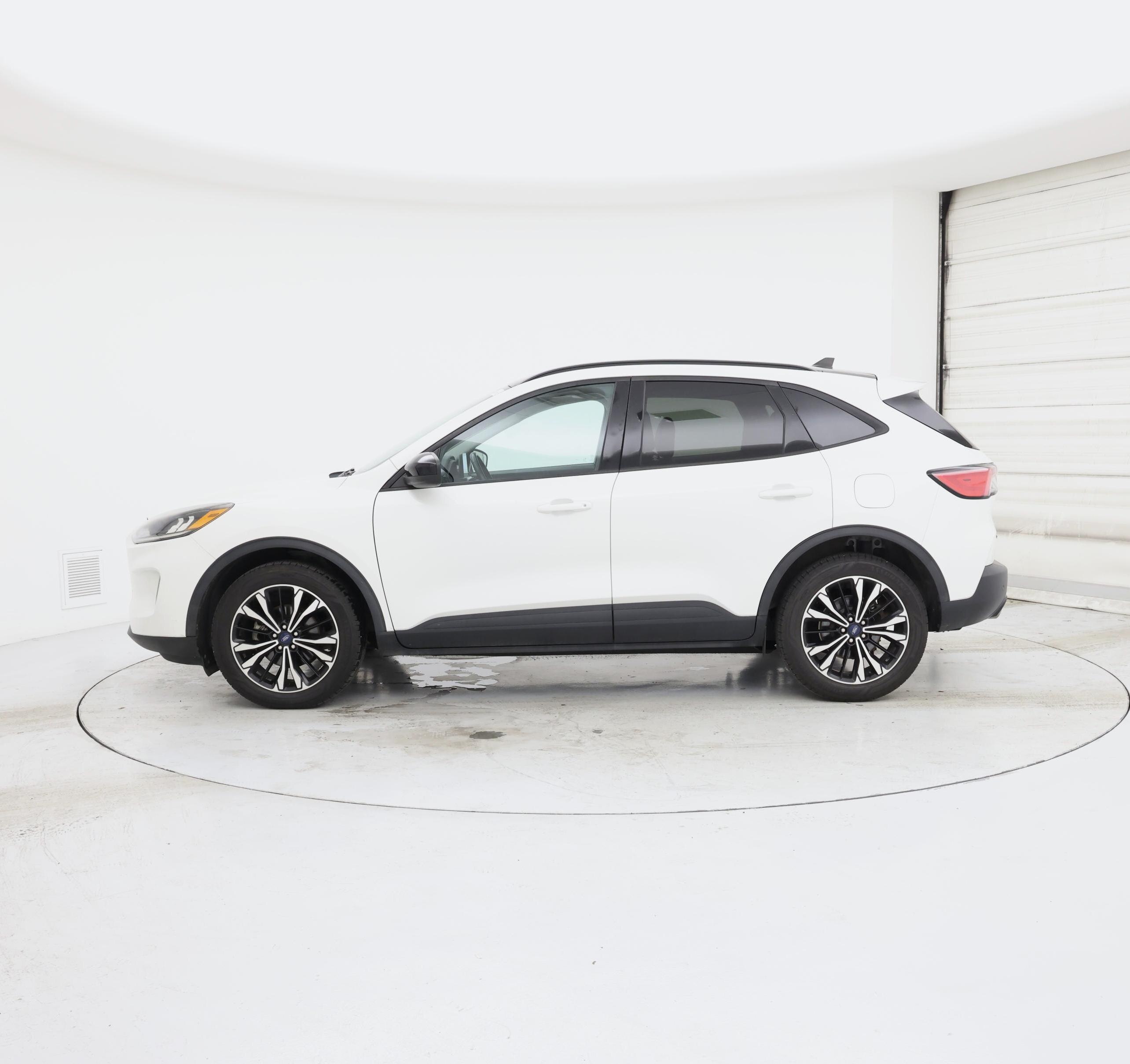 Thumbnail: 2021 Ford Escape - 3