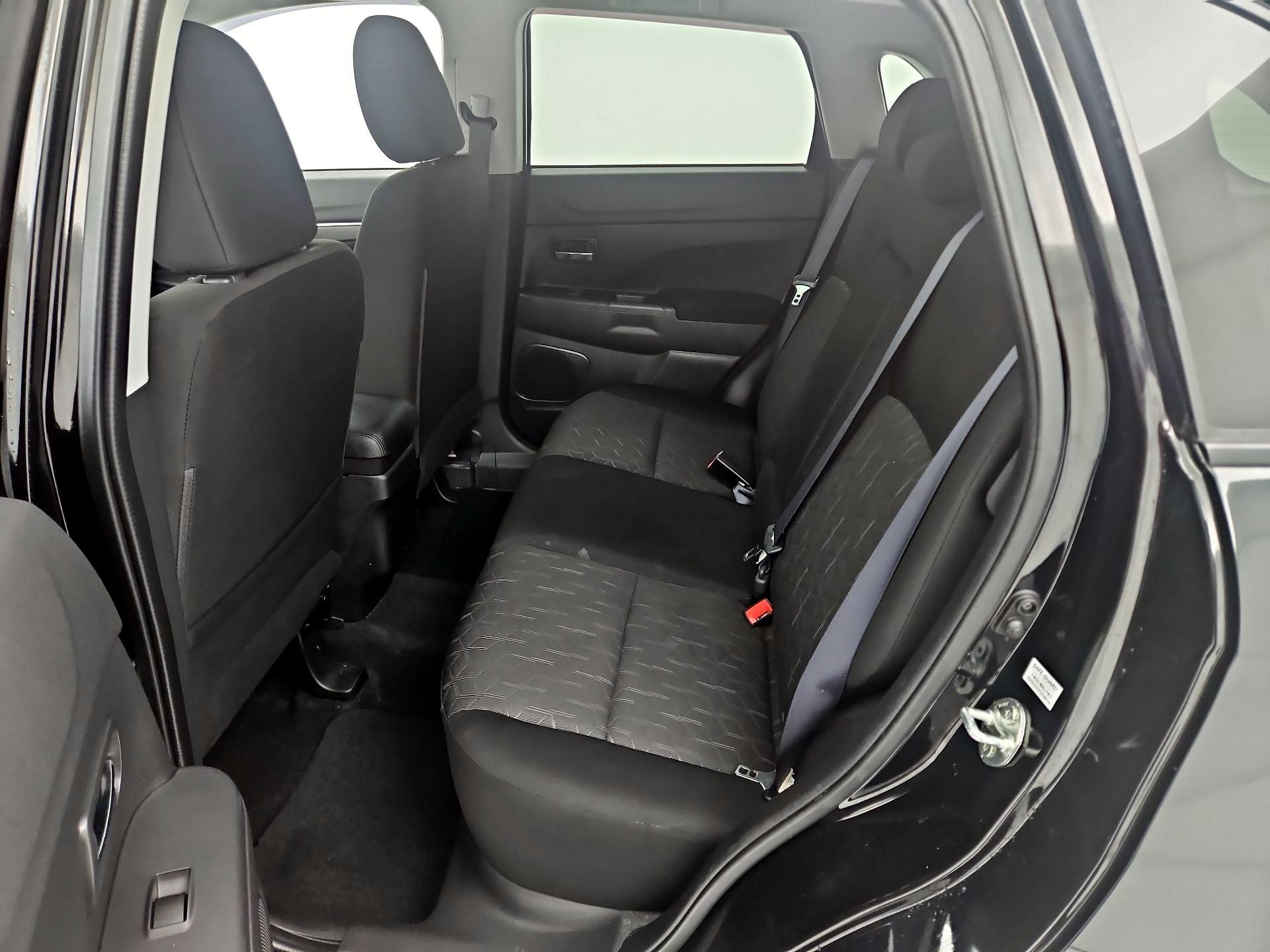Thumbnail: 2022 Mitsubishi Outlander Sport - 17