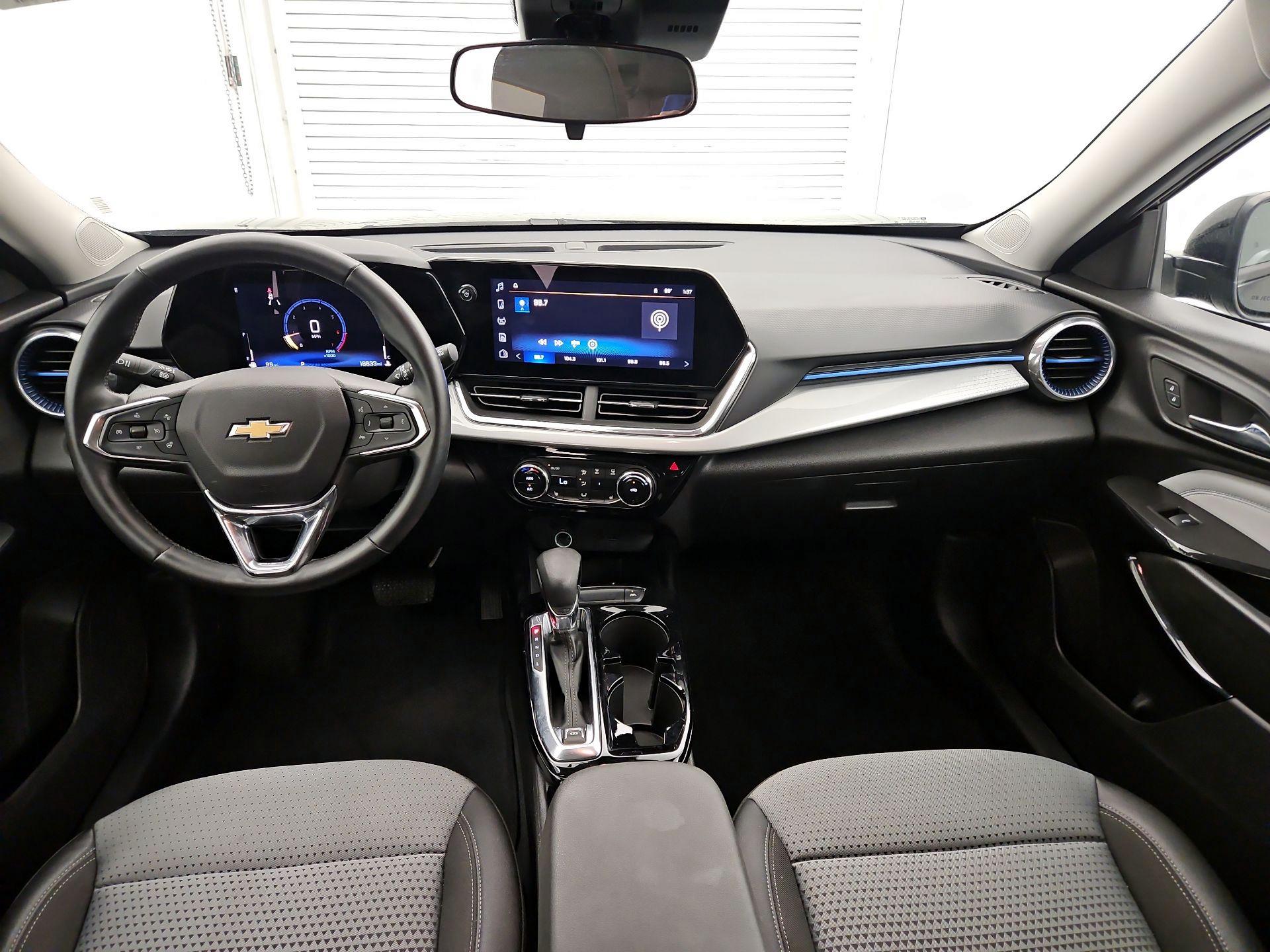 Thumbnail: 2025 Chevrolet Trax - 9