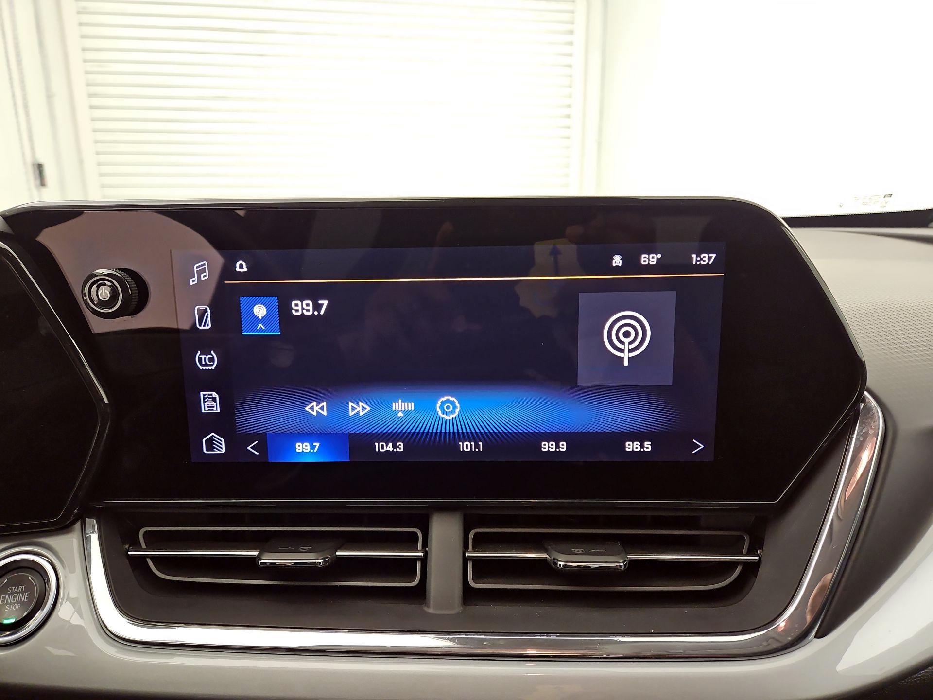 Thumbnail: 2025 Chevrolet Trax - 15