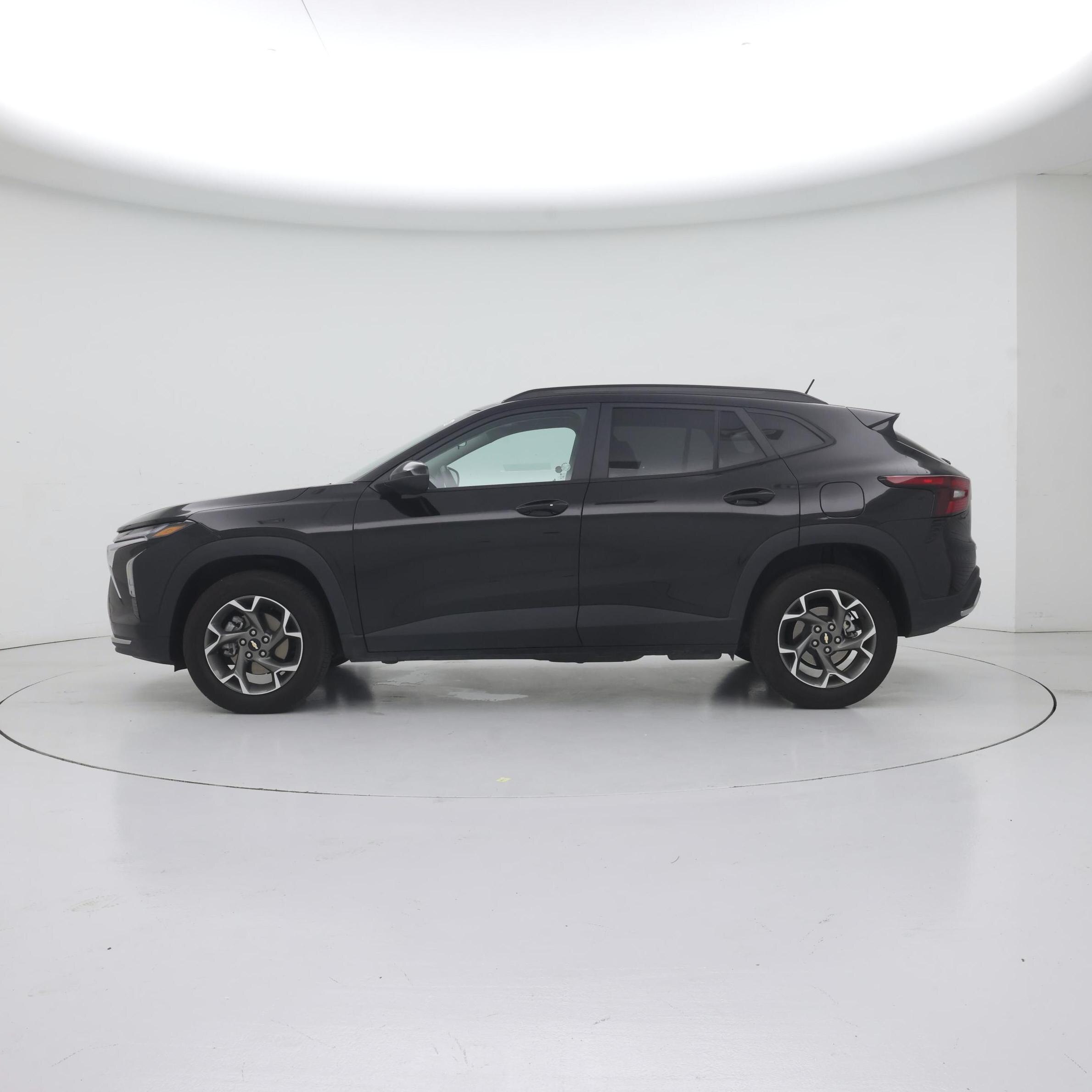 Thumbnail: 2025 Chevrolet Trax - 3