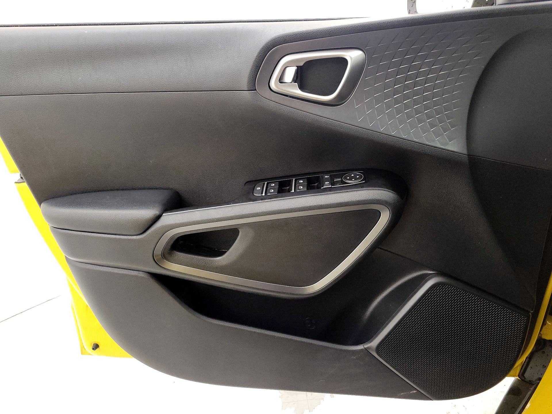 Thumbnail: 2020 Kia Soul - 12
