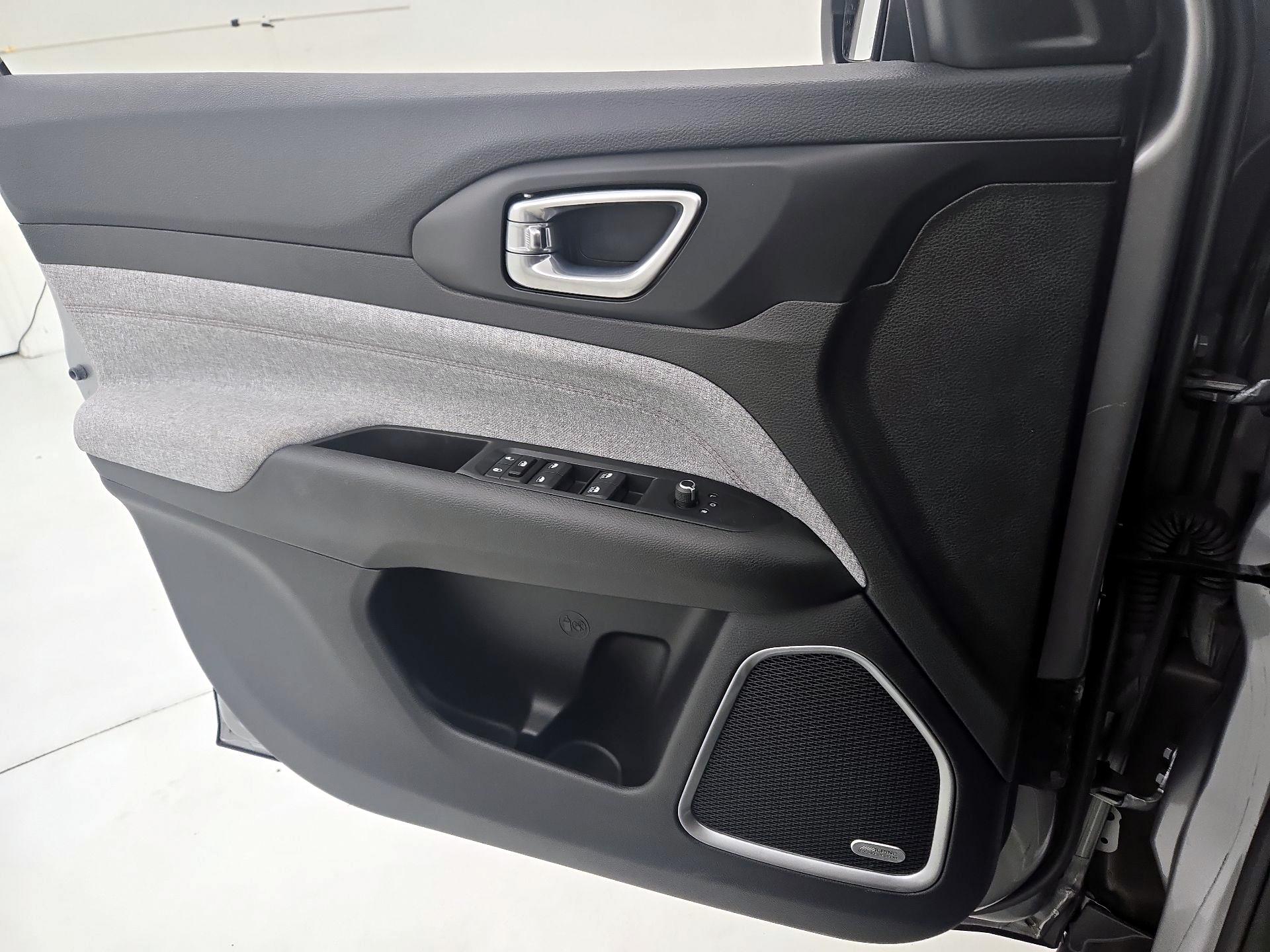 Thumbnail: 2022 Jeep Compass - 12