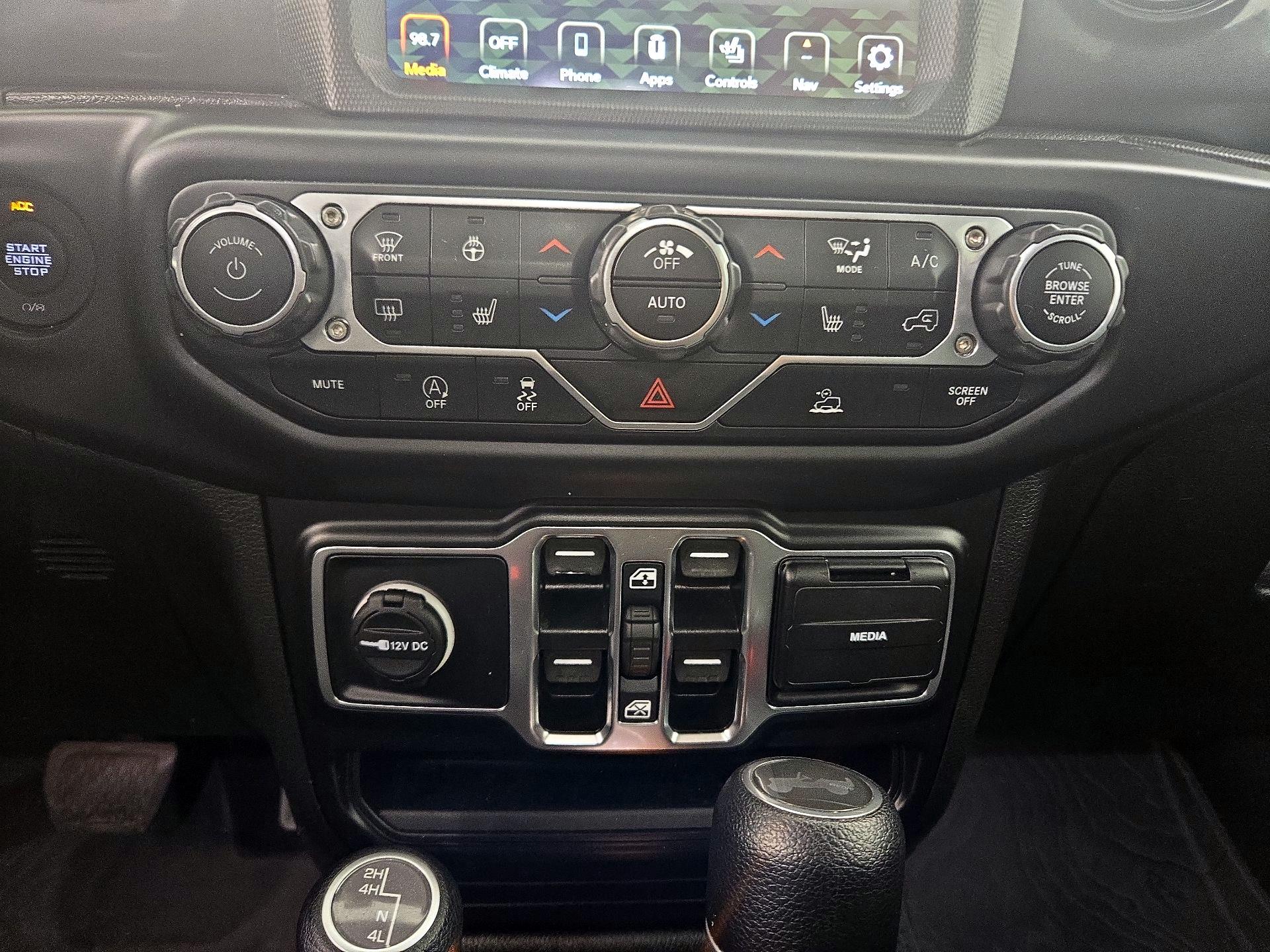 Thumbnail: 2022 Jeep Wrangler - 16