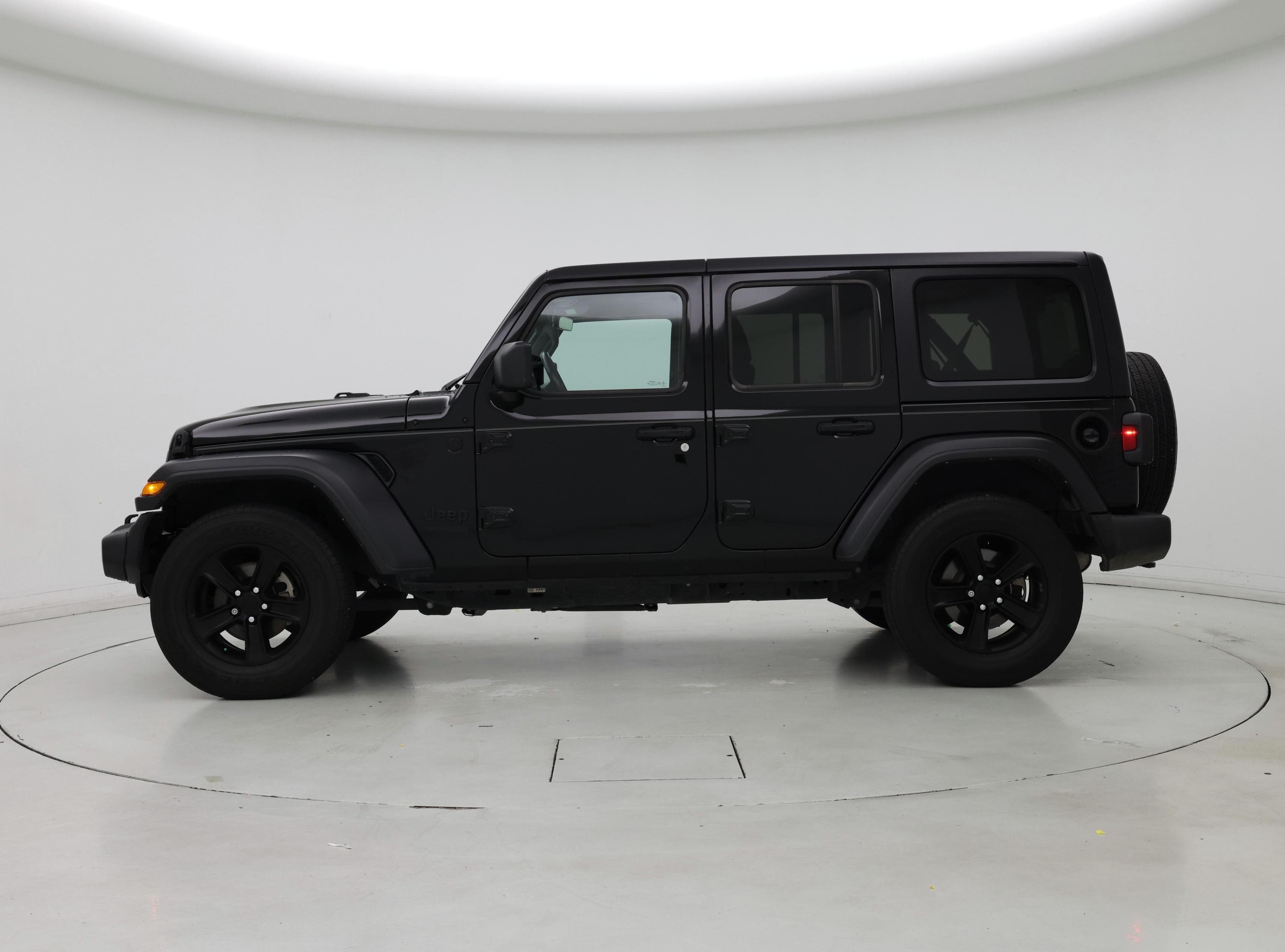Thumbnail: 2022 Jeep Wrangler - 3