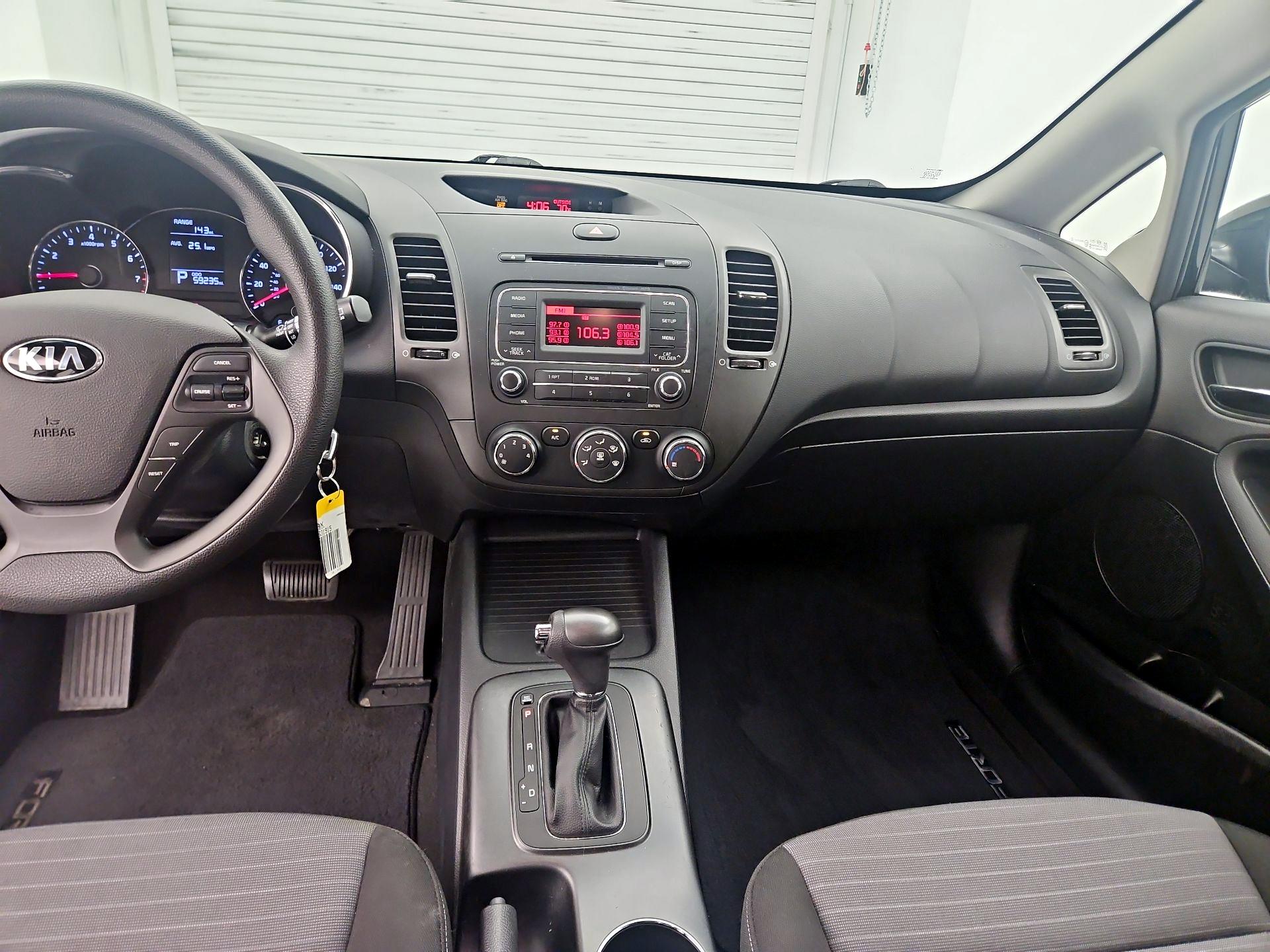 Thumbnail: 2016 Kia Forte - 9