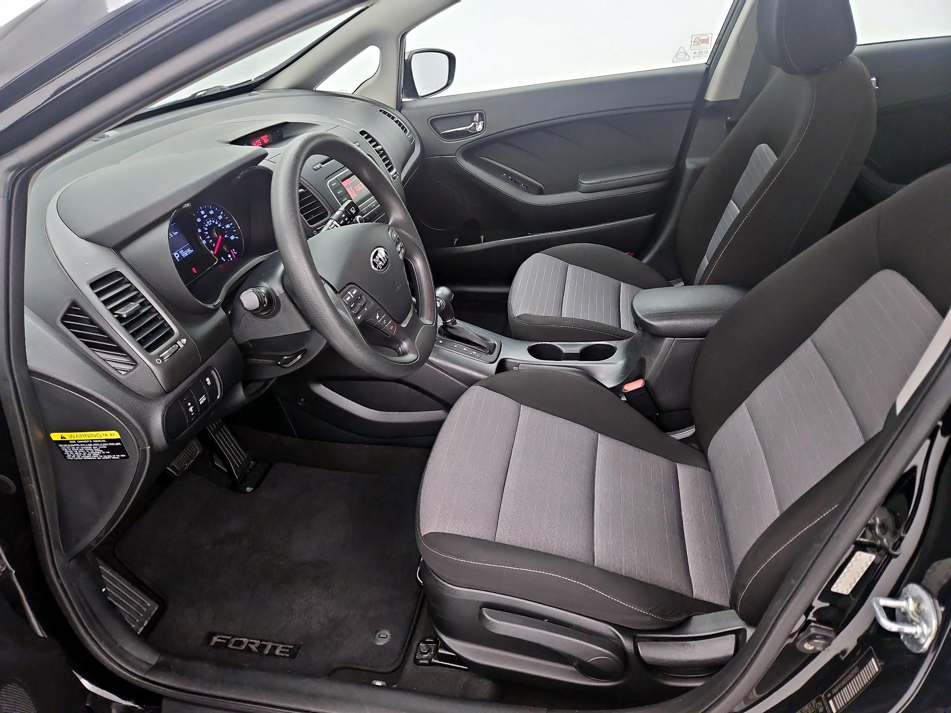 Thumbnail: 2016 Kia Forte - 11