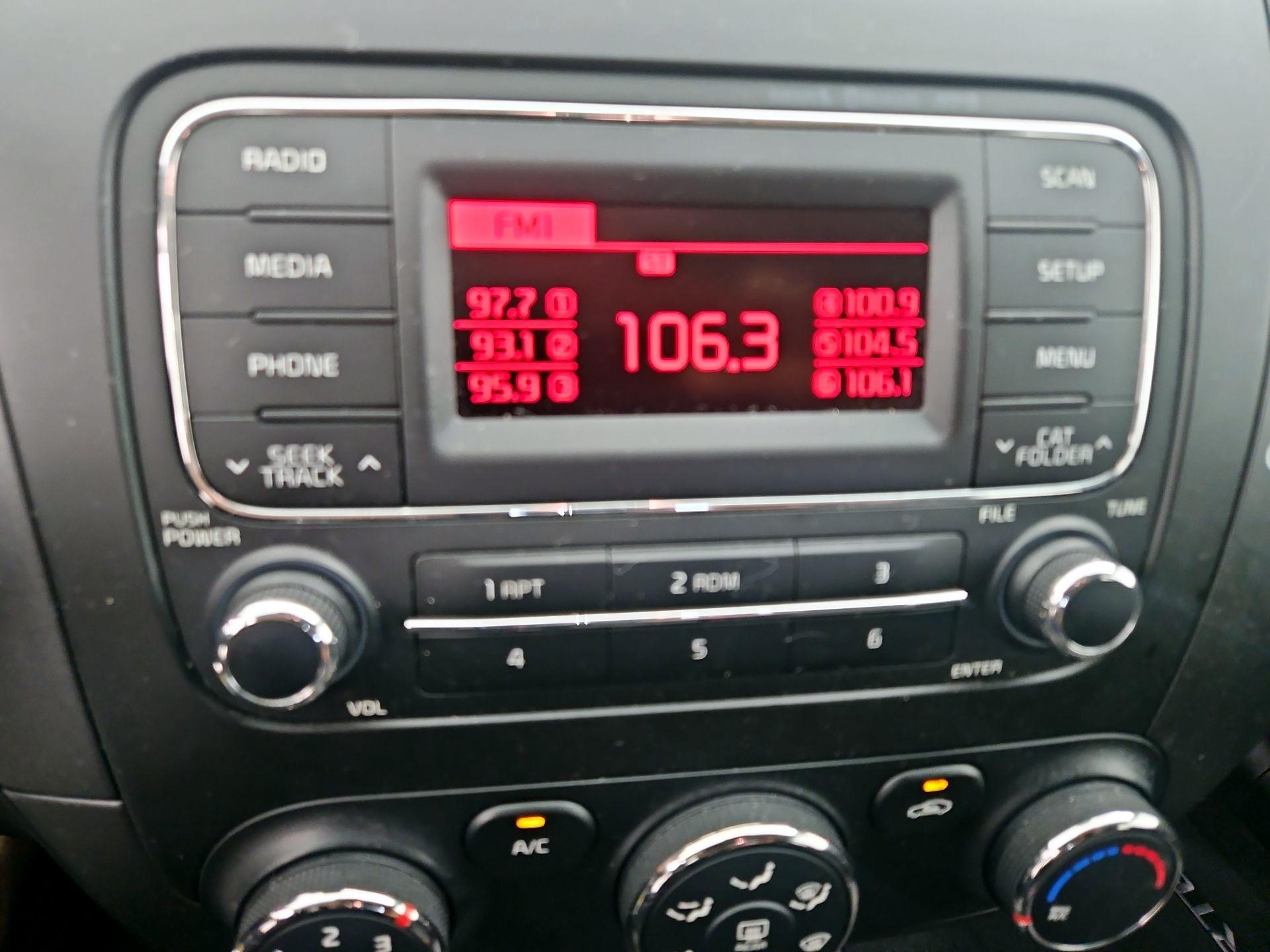 Thumbnail: 2016 Kia Forte - 14