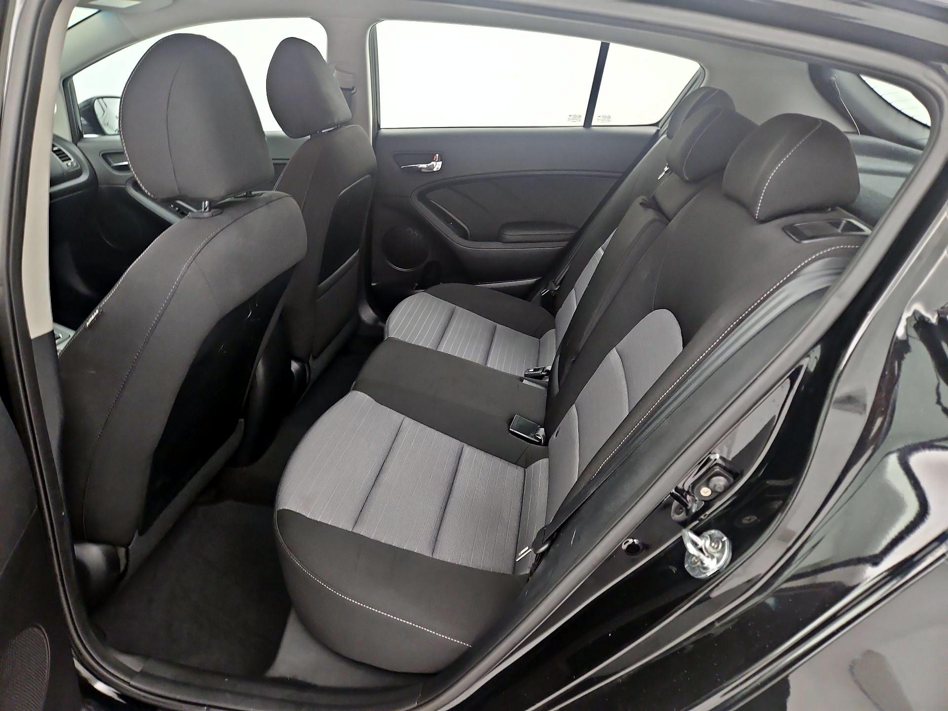 Thumbnail: 2016 Kia Forte - 18