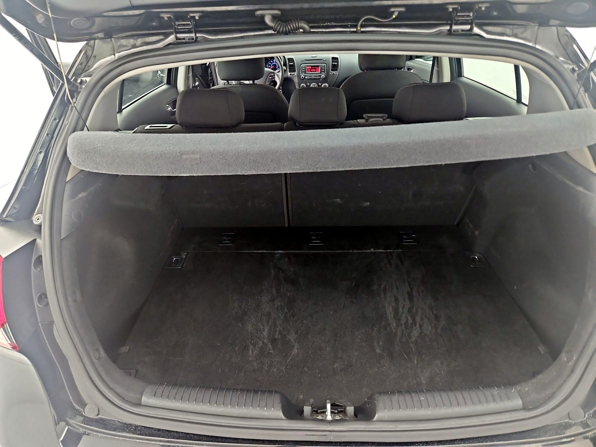 Thumbnail: 2016 Kia Forte - 19