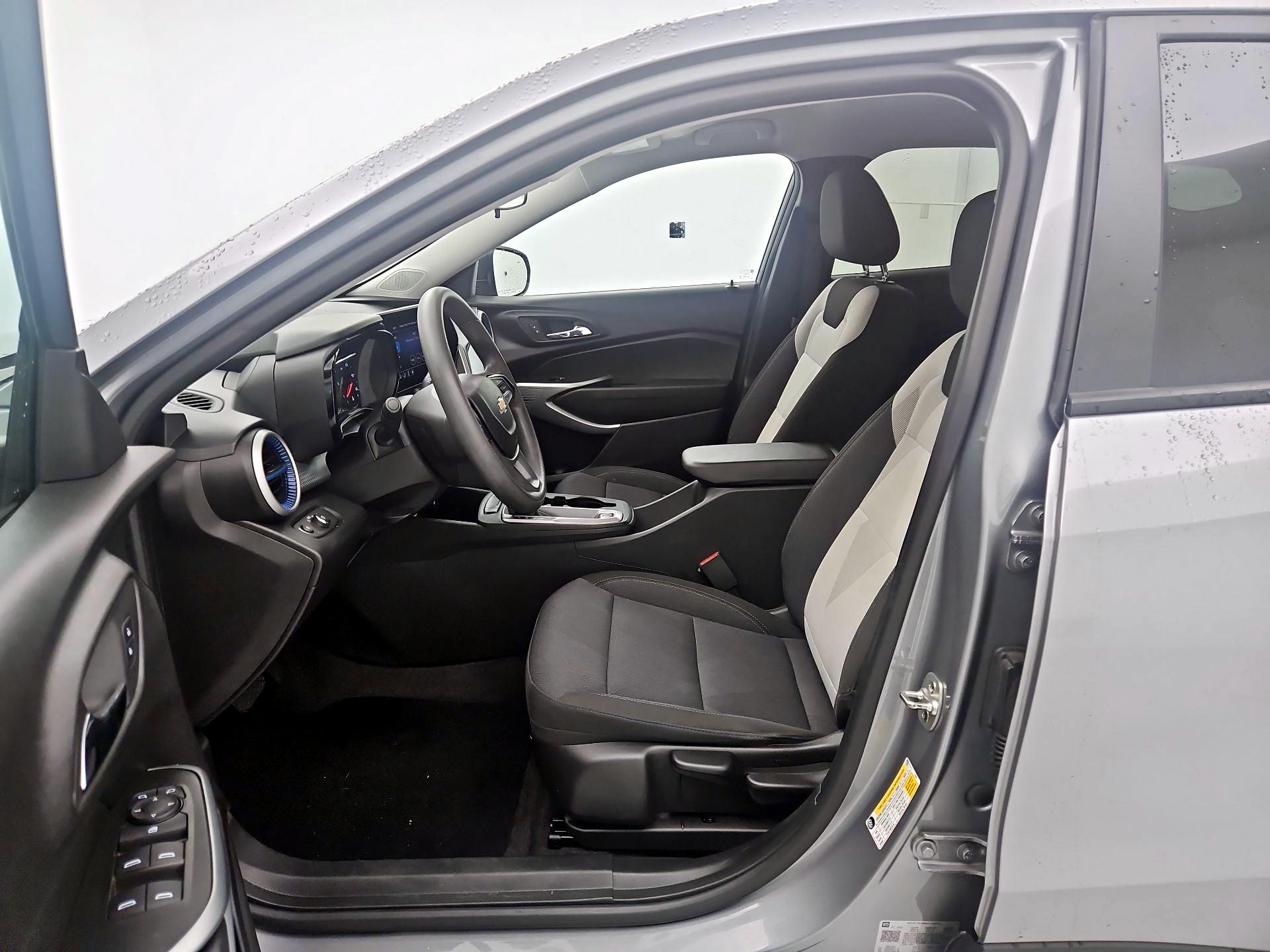 Thumbnail: 2024 Chevrolet Trax - 11