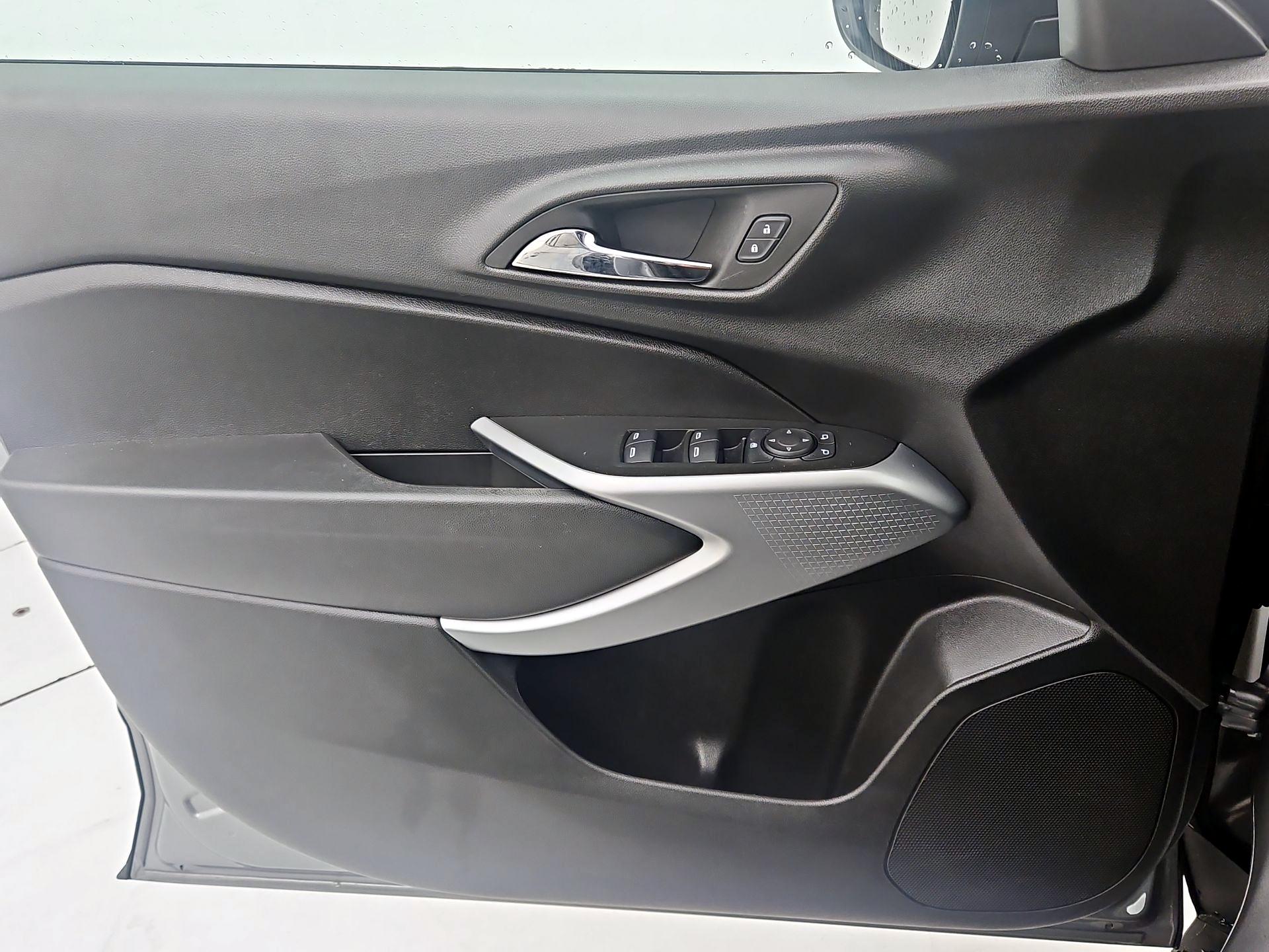 Thumbnail: 2024 Chevrolet Trax - 12