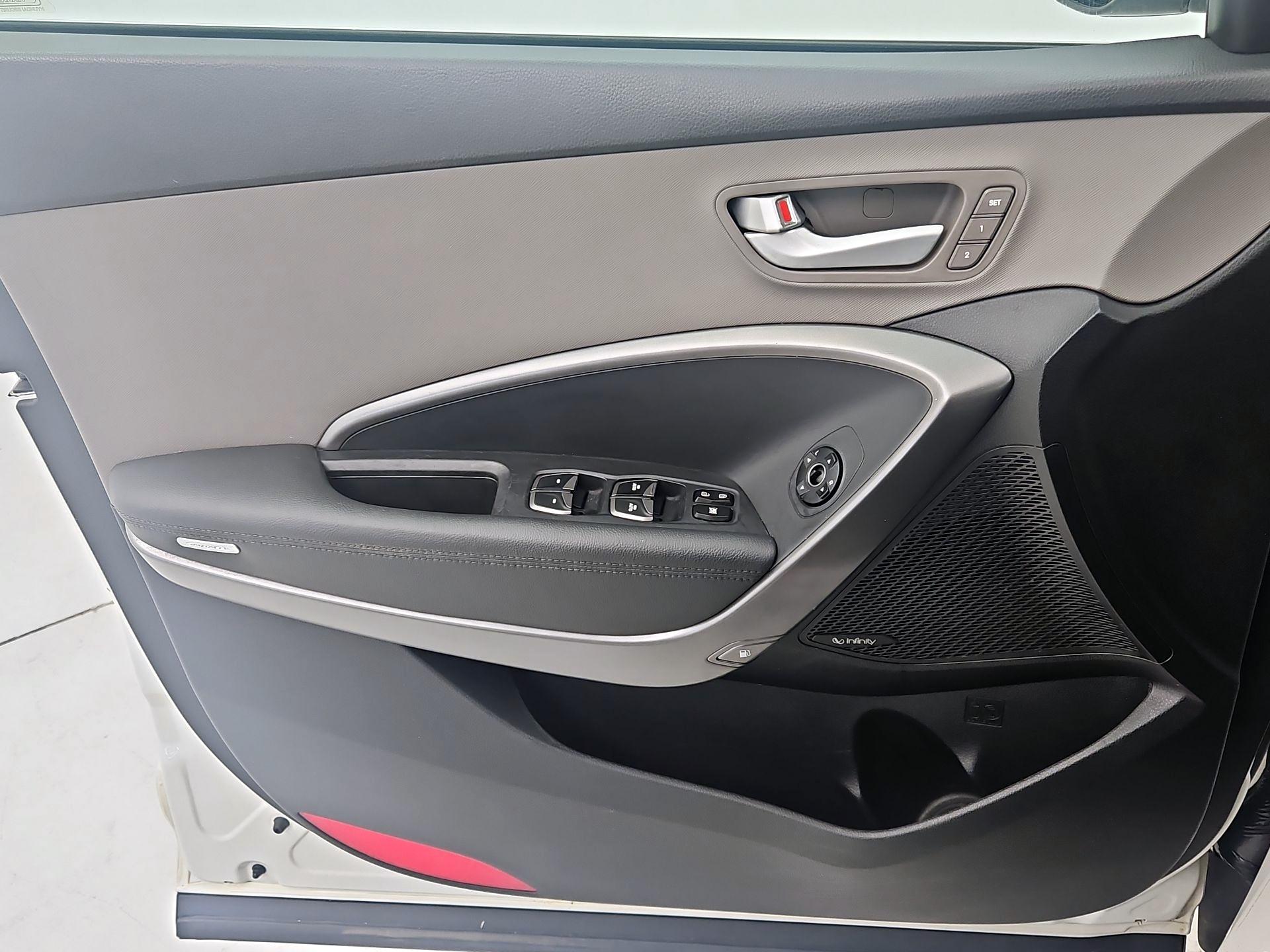 Thumbnail: 2016 Hyundai Santa Fe - 12