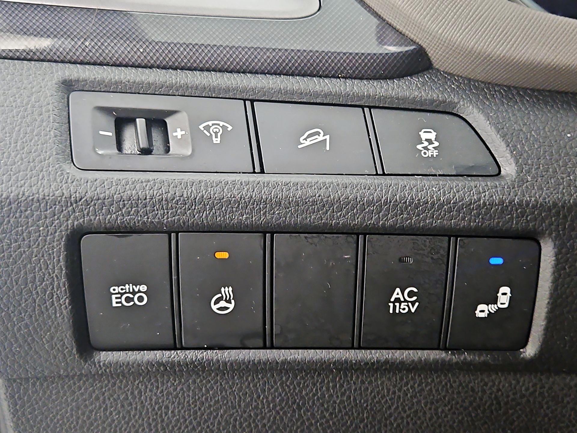 Thumbnail: 2016 Hyundai Santa Fe - 13