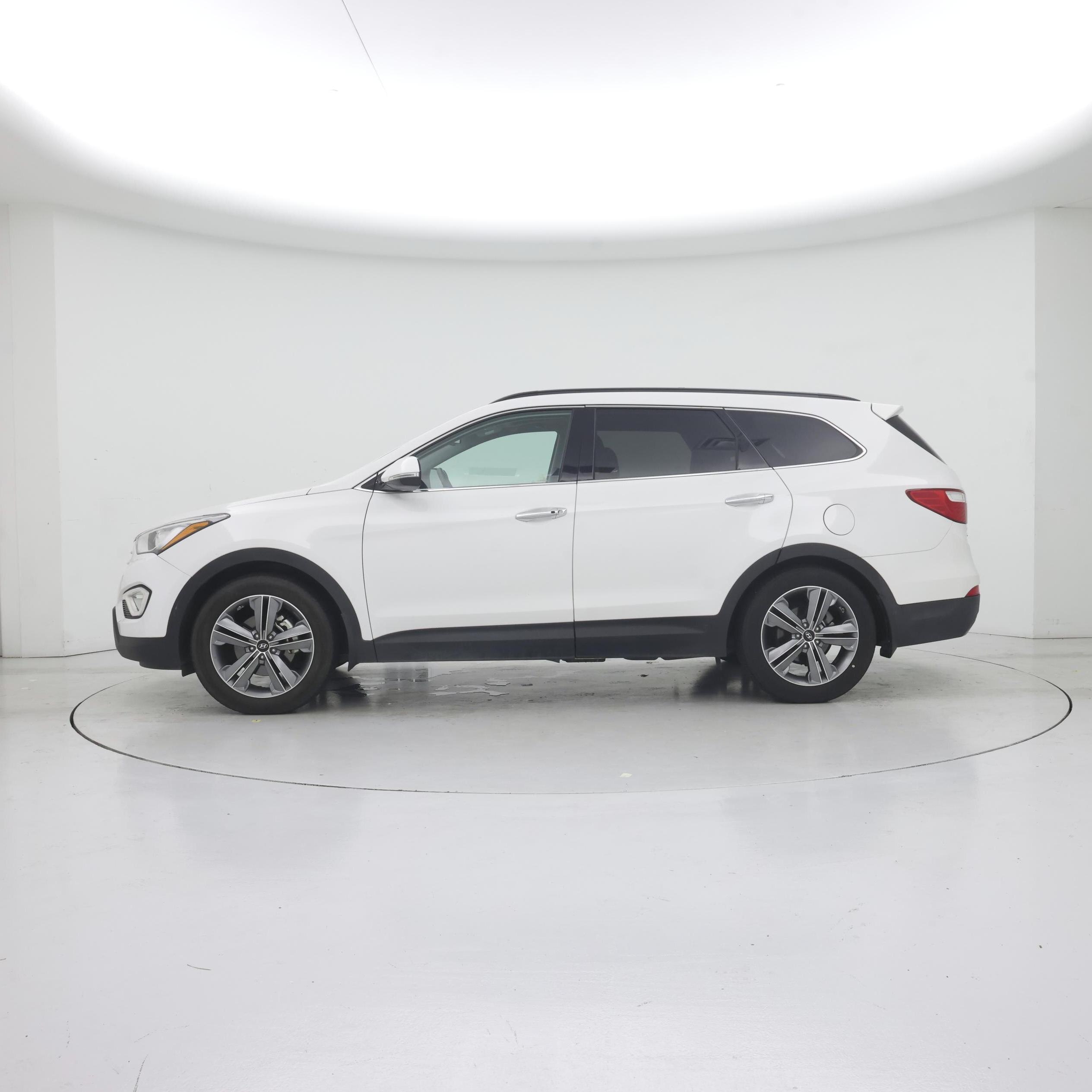 Thumbnail: 2016 Hyundai Santa Fe - 3