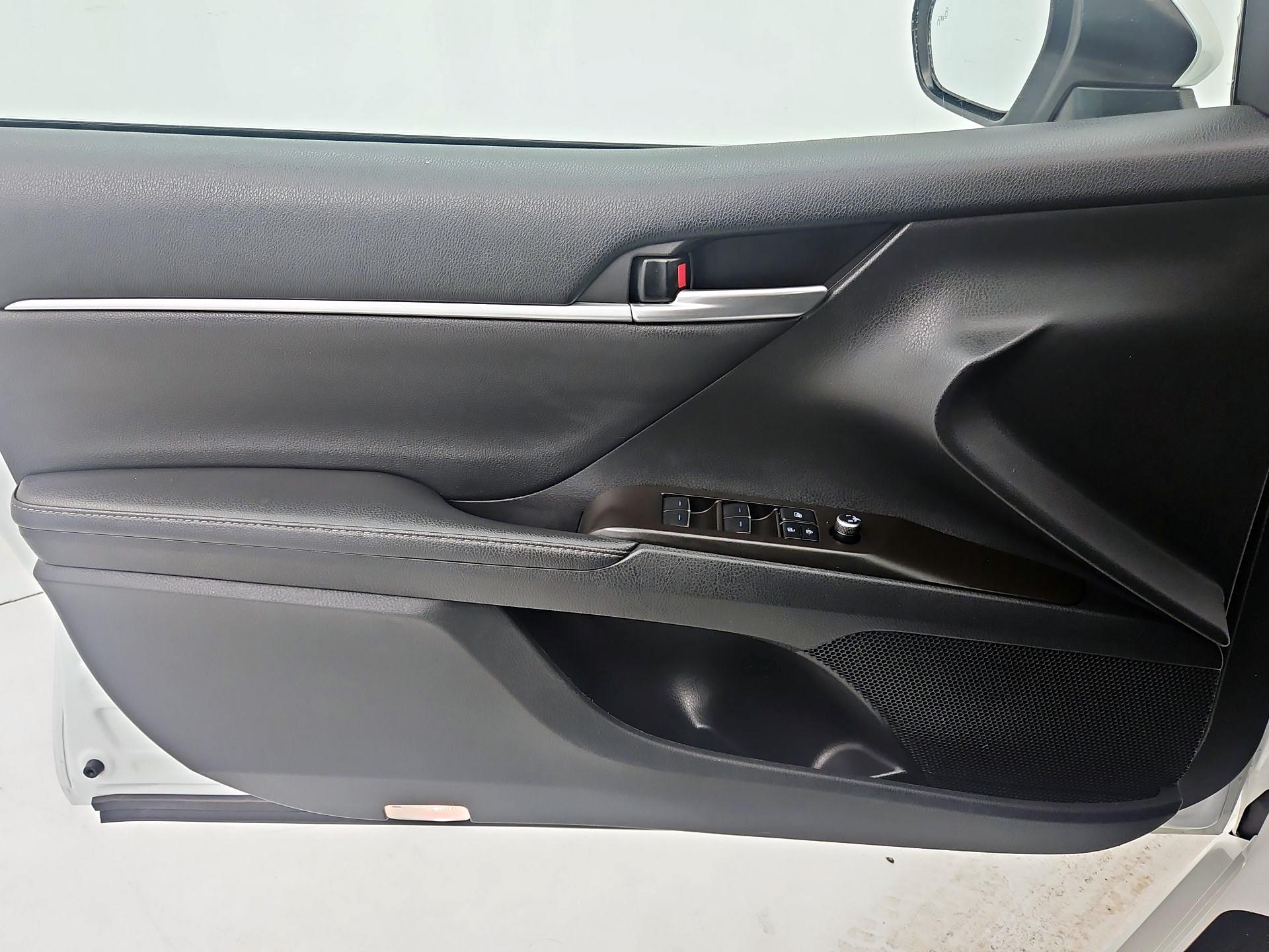 Thumbnail: 2021 Toyota Camry - 12