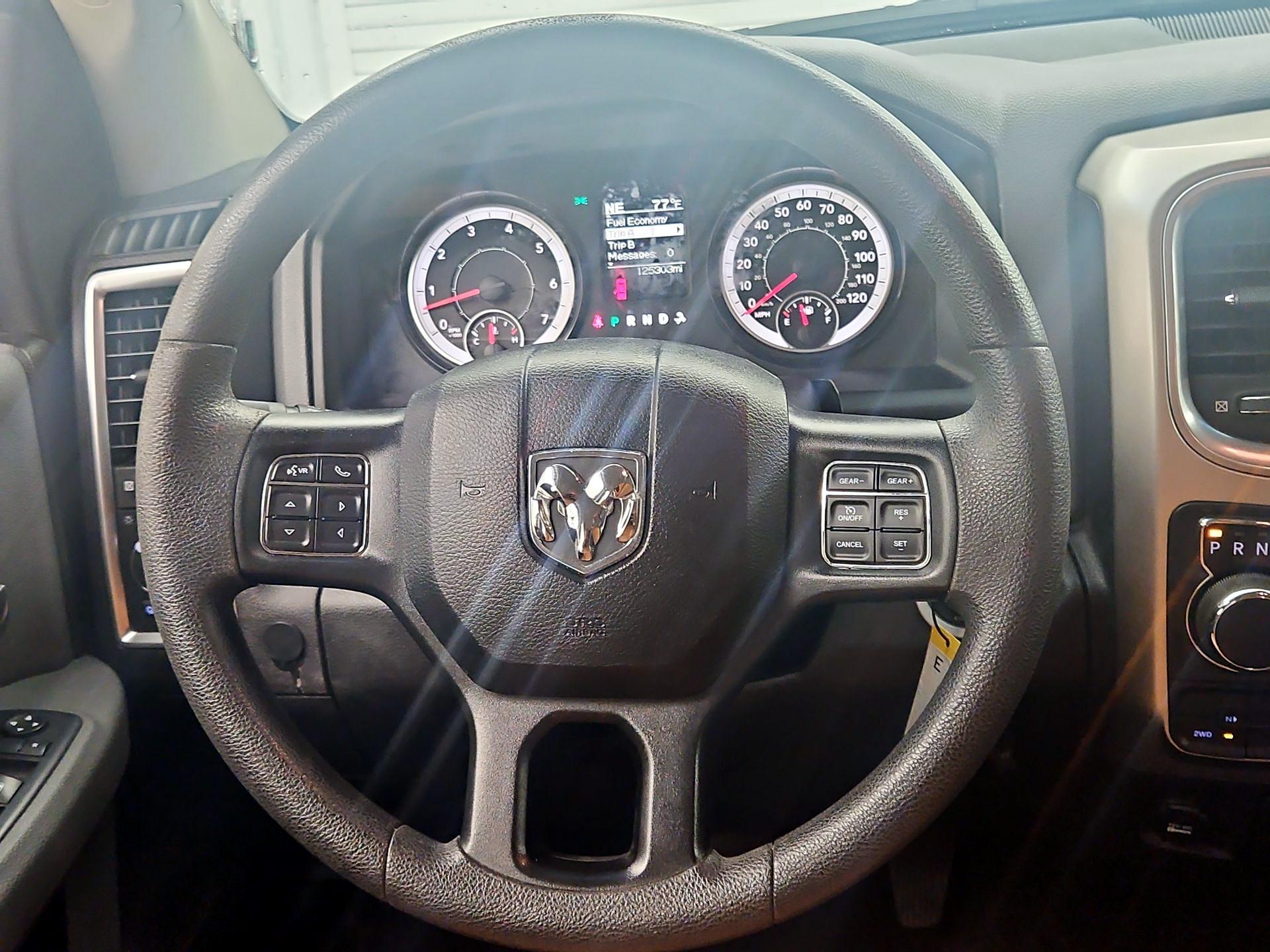 Thumbnail: 2019 RAM 1500 Classic - 10
