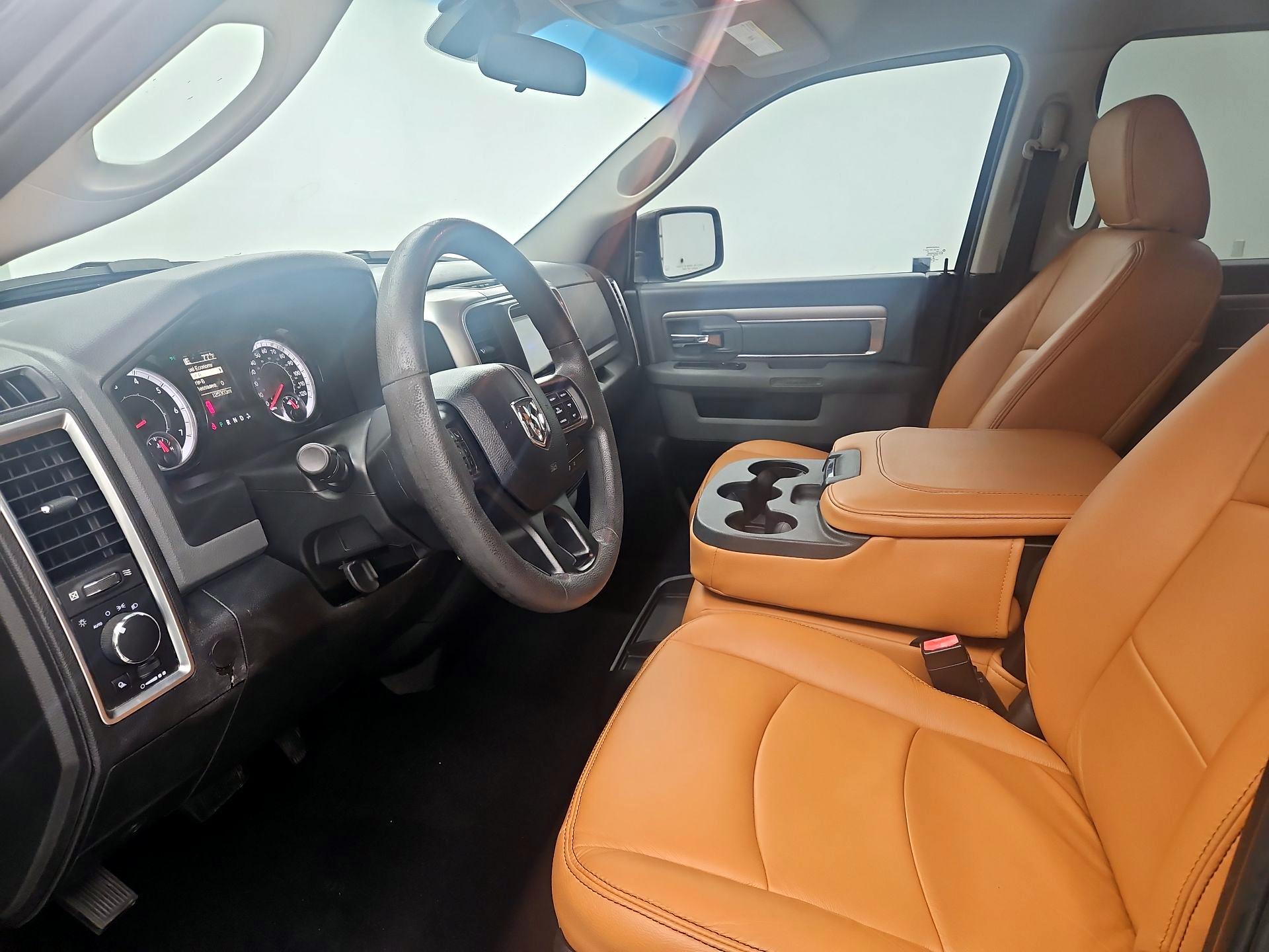 Thumbnail: 2019 RAM 1500 Classic - 11
