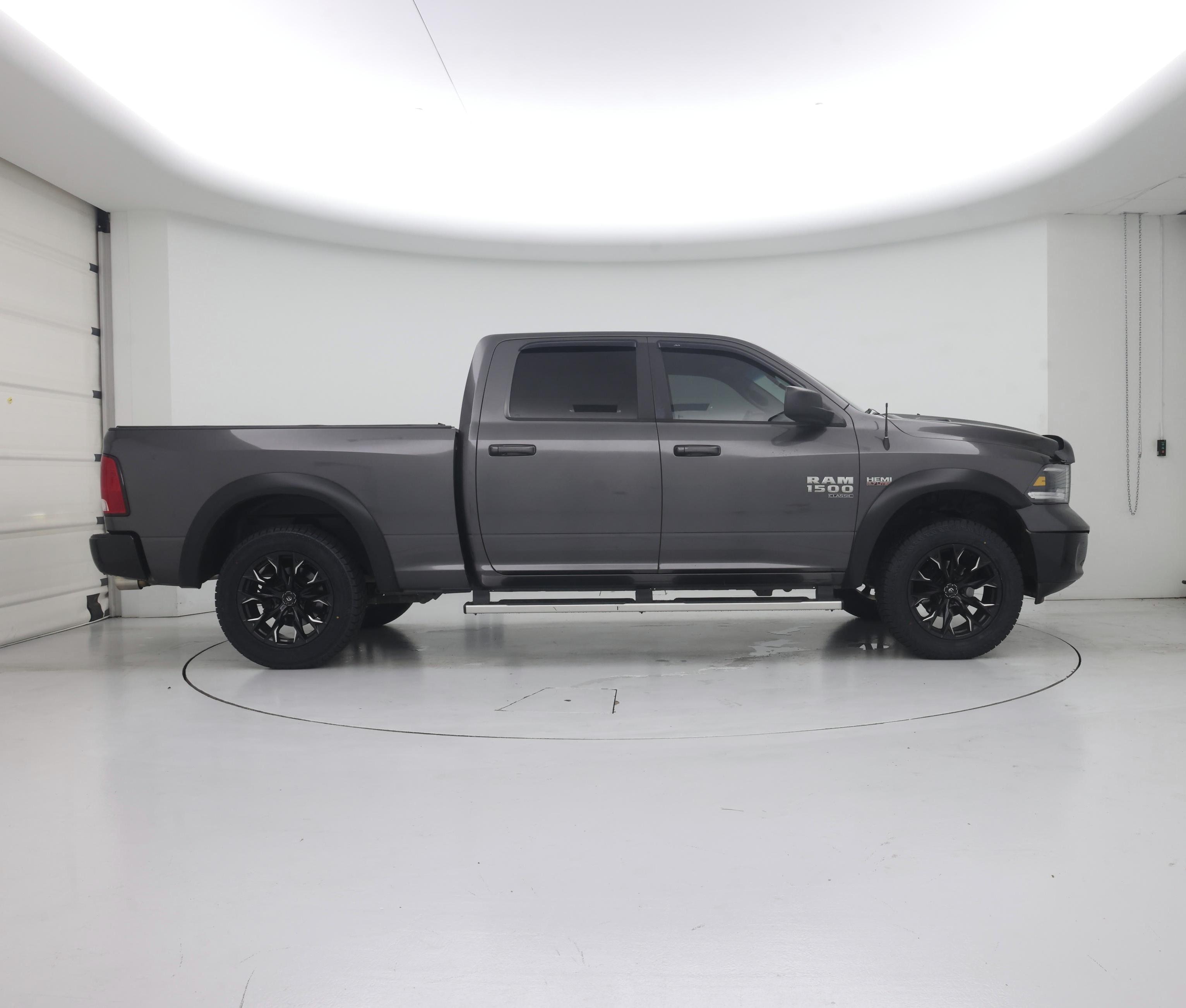 Thumbnail: 2019 RAM 1500 Classic - 7