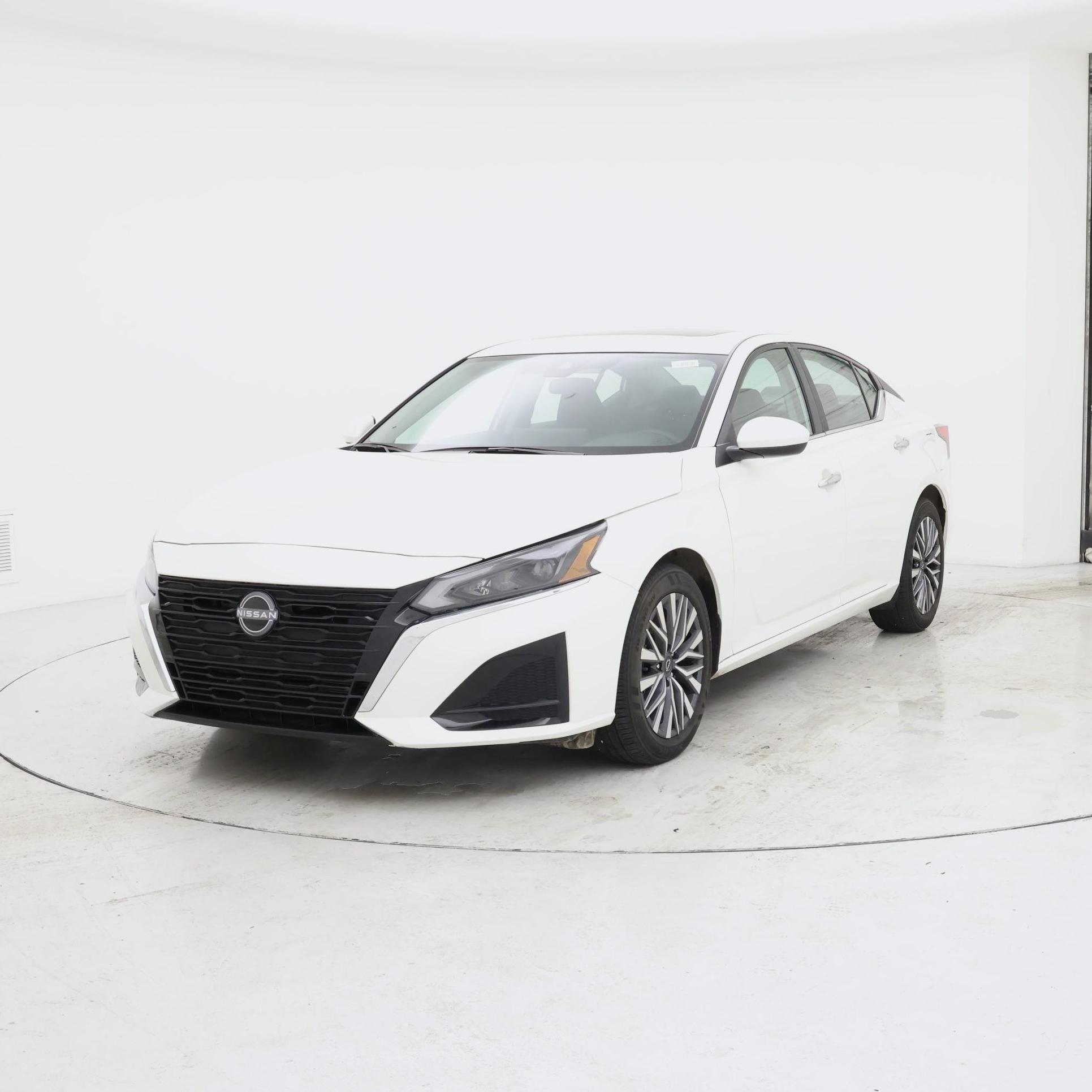 Thumbnail: 2025 Nissan Altima - 4