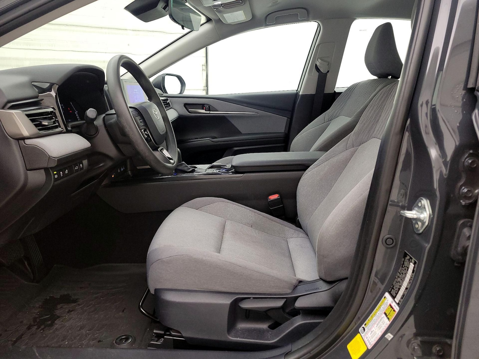 2025 Toyota Camry LE - Photo 12