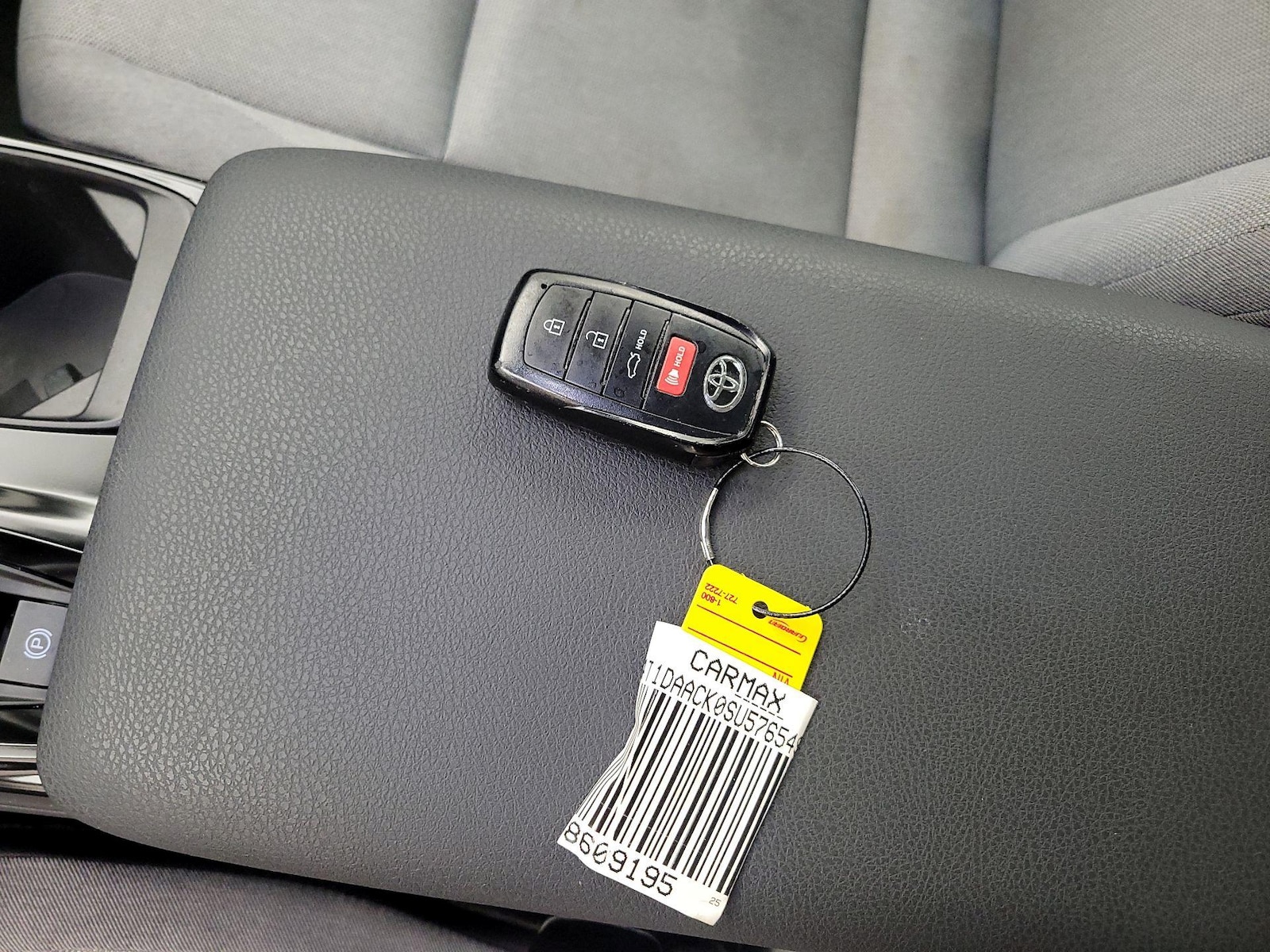 2025 Toyota Camry LE - Photo 23