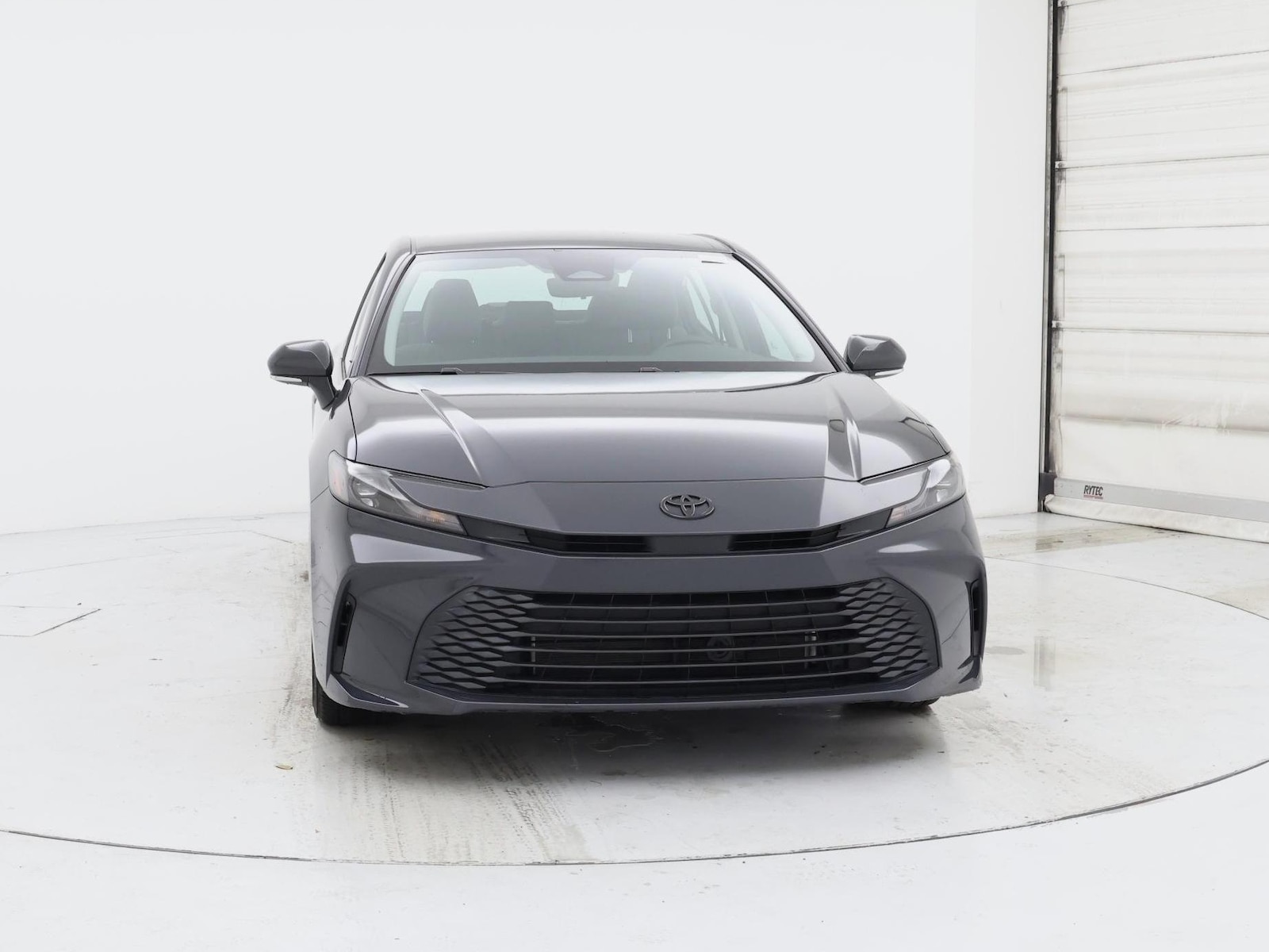 2025 Toyota Camry LE - Photo 6