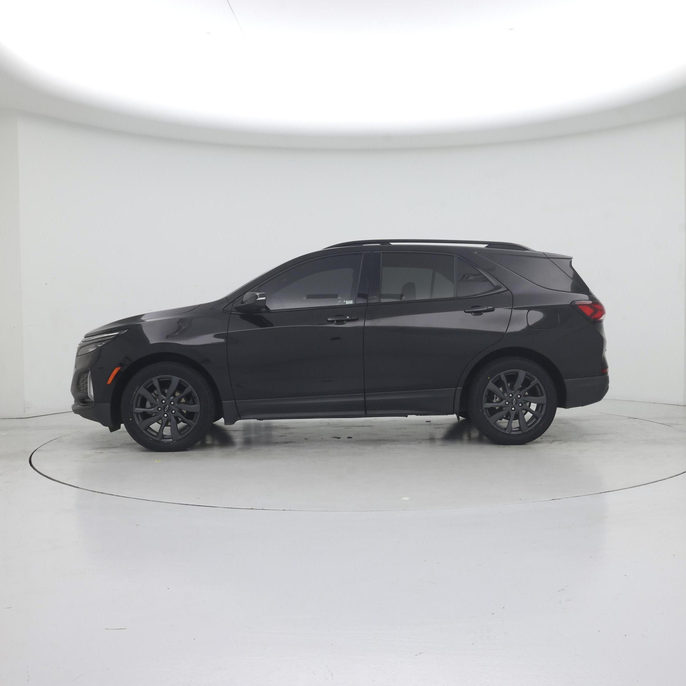 Thumbnail: 2023 Chevrolet Equinox - 3