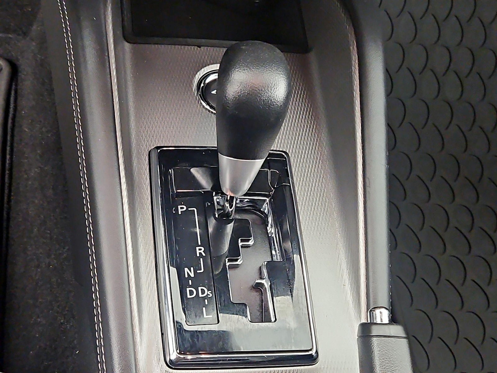 2024 Mitsubishi Outlander Sport ES - Photo 18