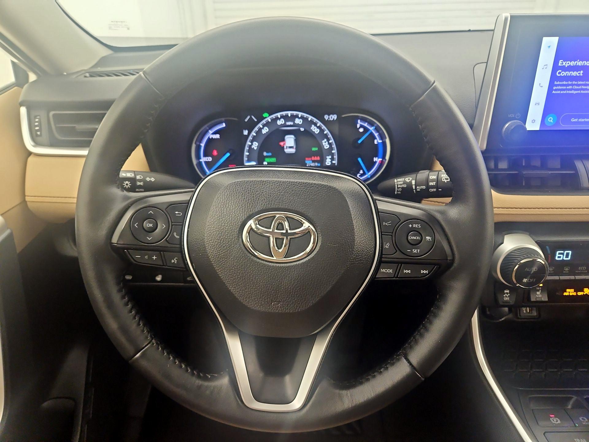 Thumbnail: 2025 Toyota RAV4 - 10