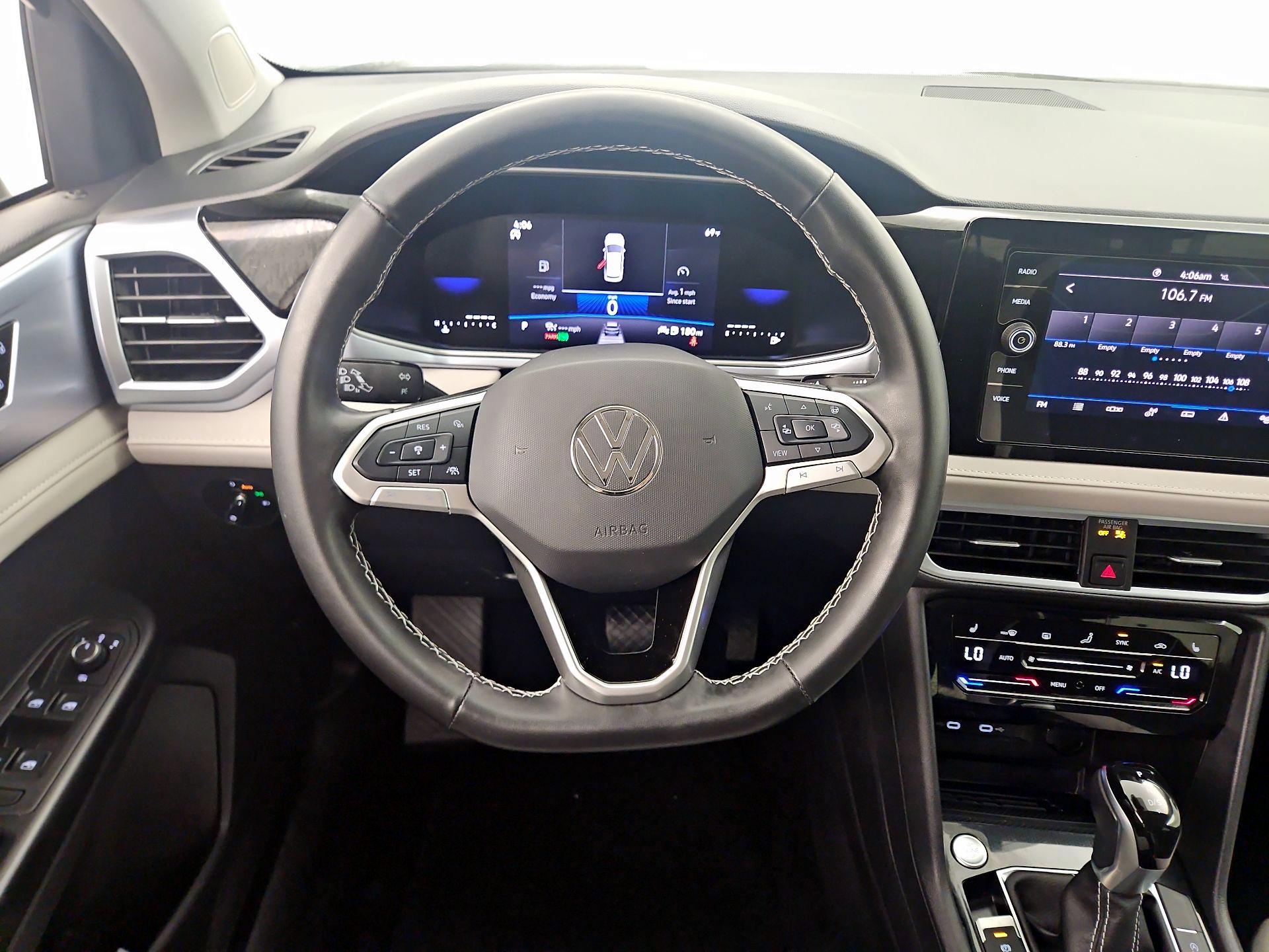 Thumbnail: 2025 Volkswagen Taos - 10
