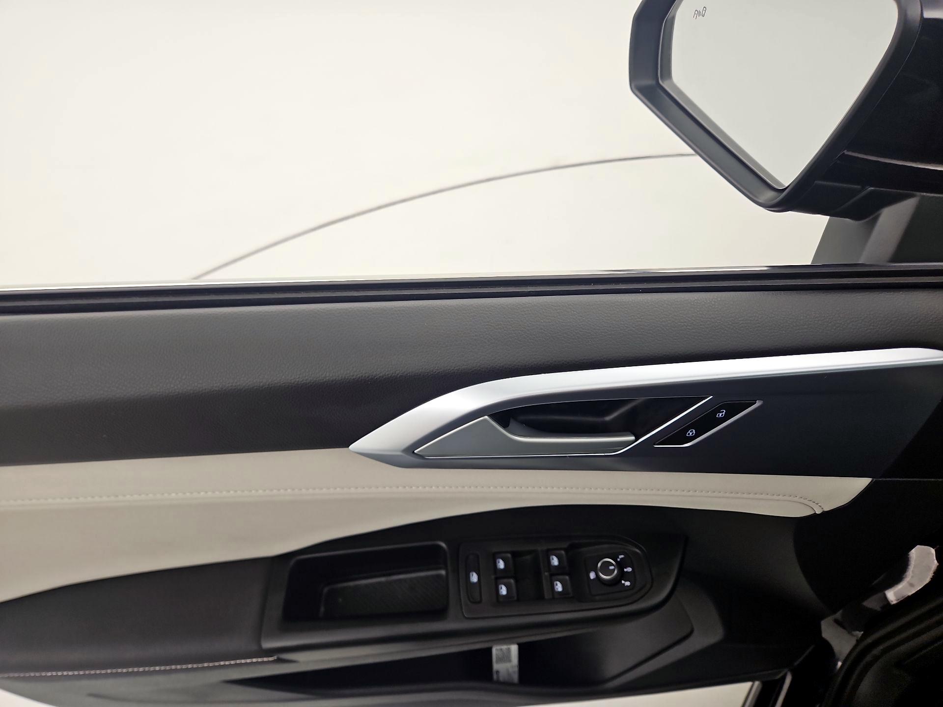 Thumbnail: 2025 Volkswagen Taos - 12