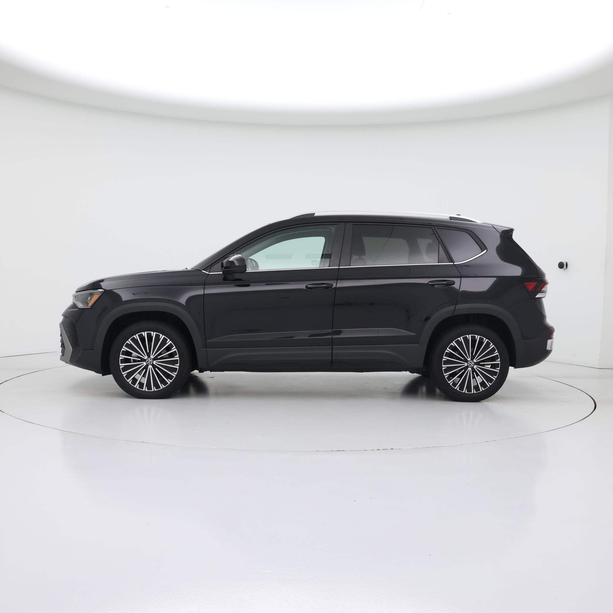 Thumbnail: 2025 Volkswagen Taos - 3