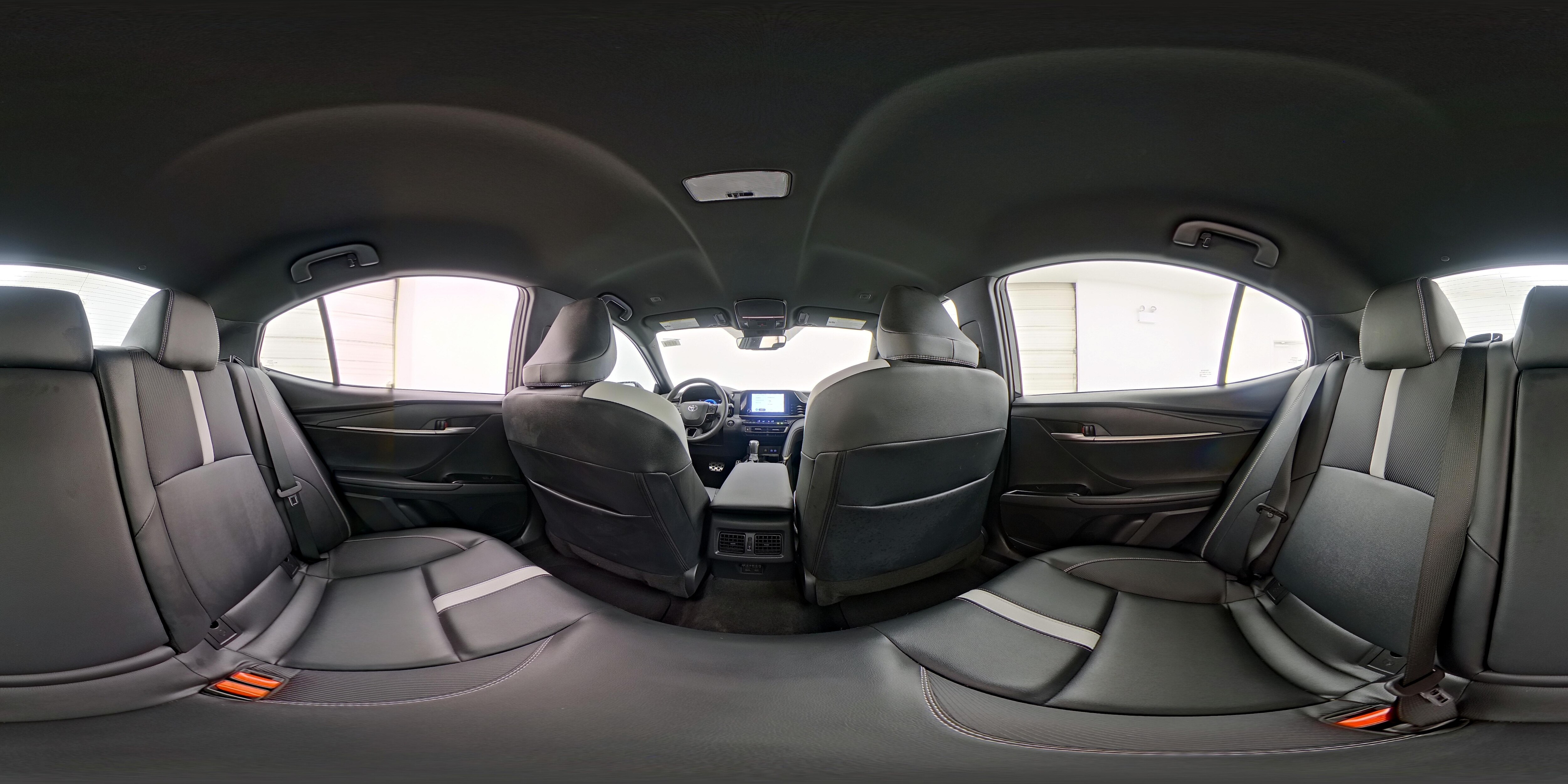 2025 Toyota Camry SE - Photo 25