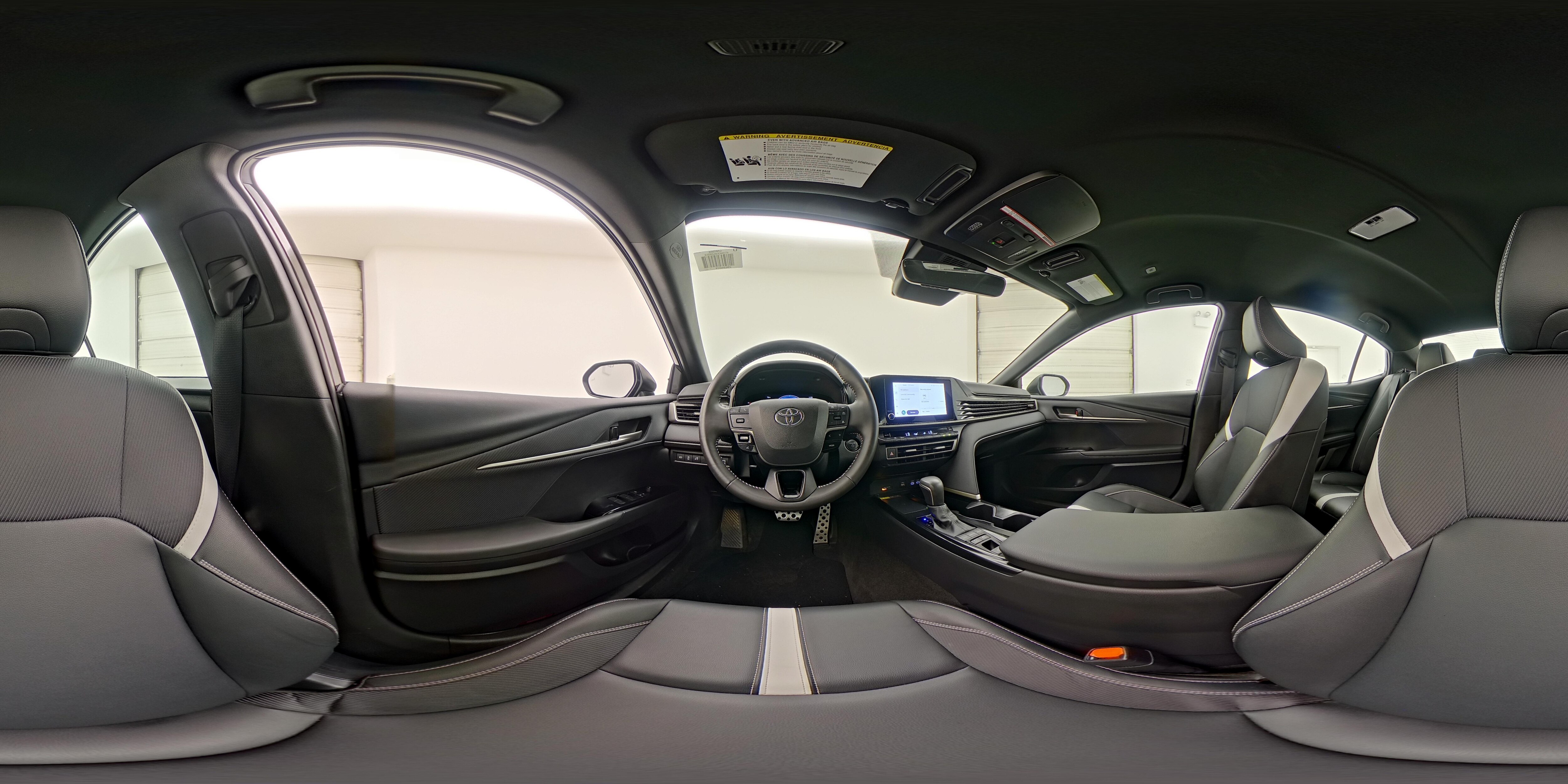 2025 Toyota Camry SE - Photo 26