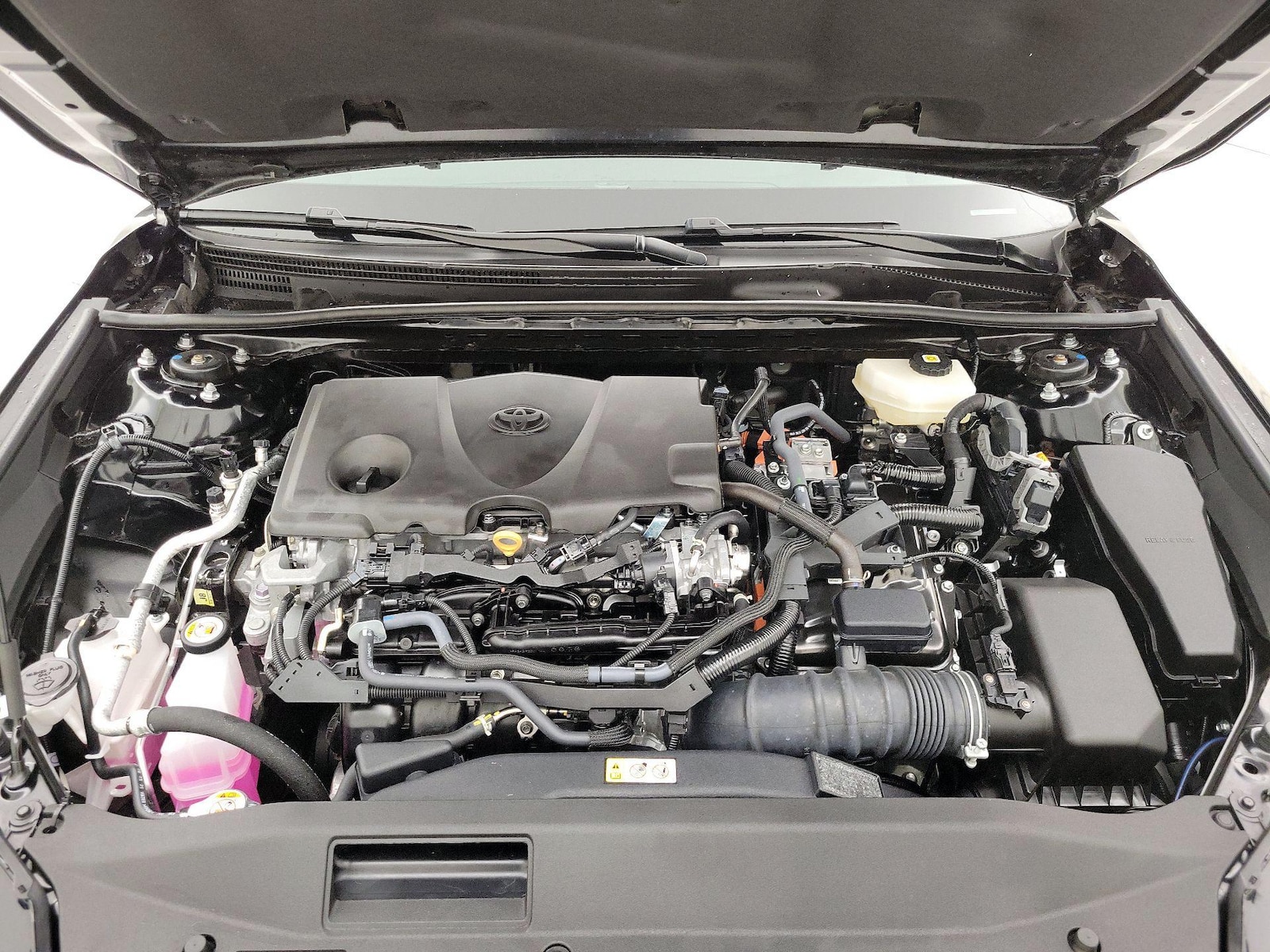 2025 Toyota Camry SE - Photo 22