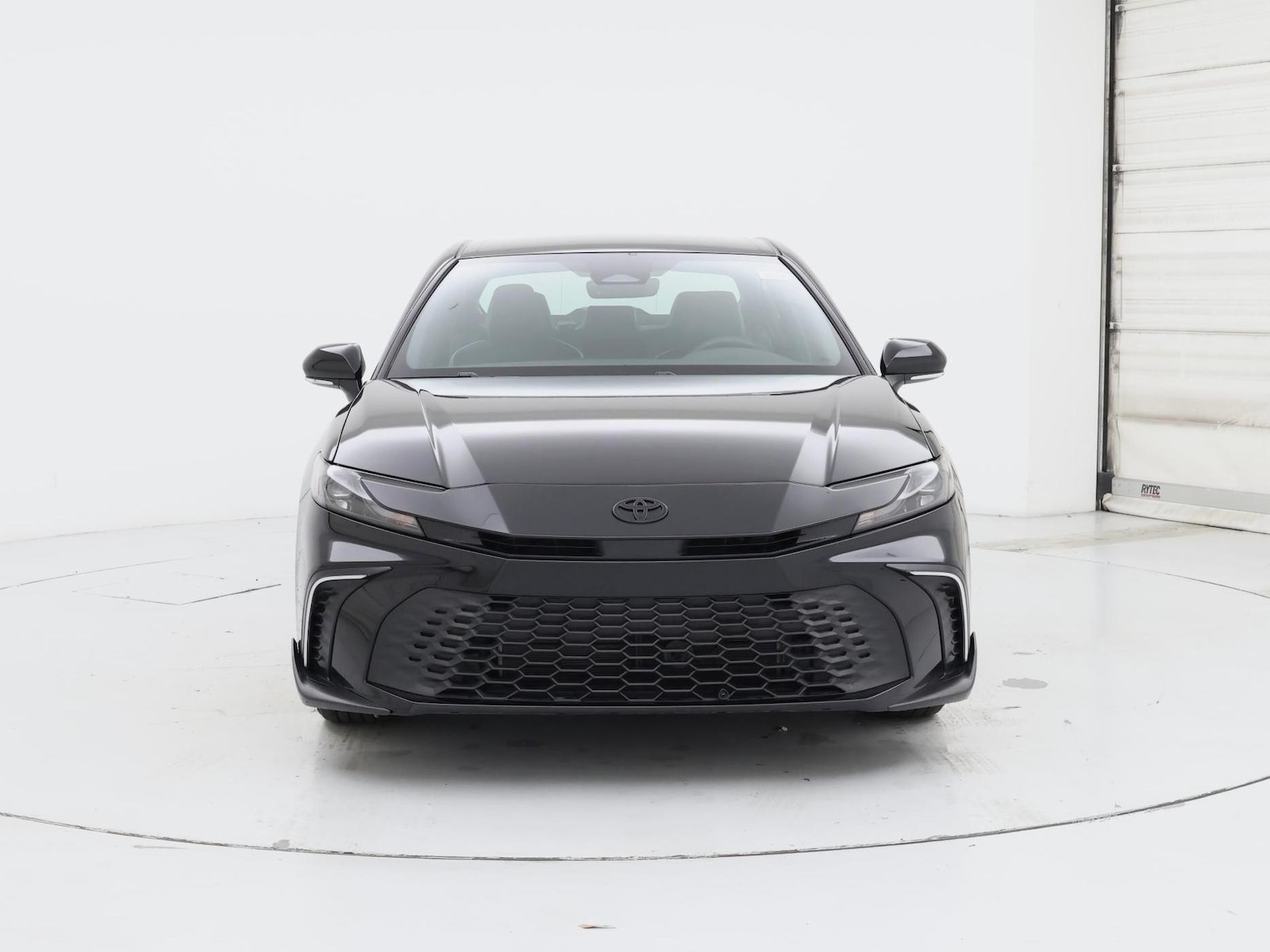 2025 Toyota Camry SE - Photo 6