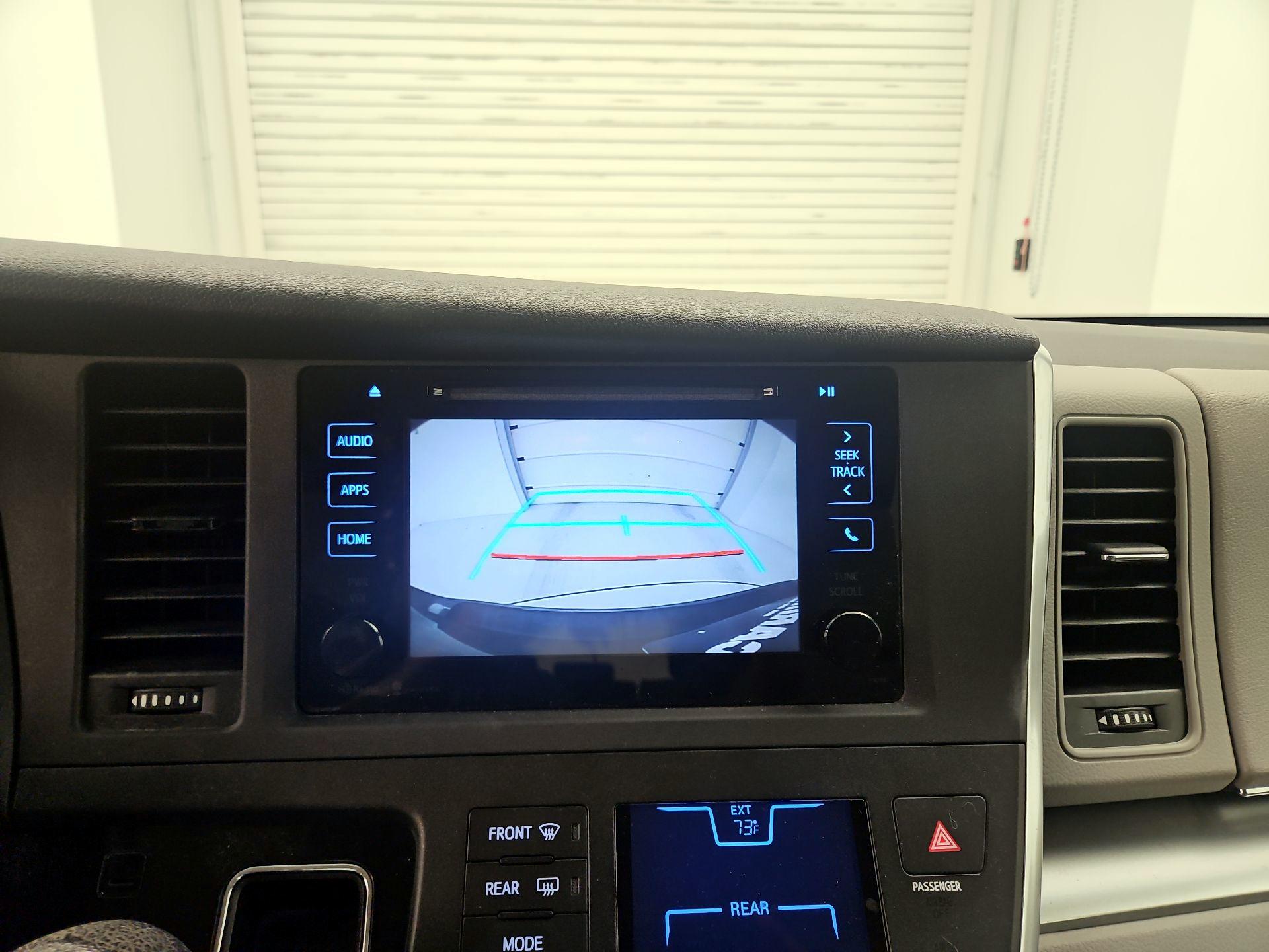 Thumbnail: 2015 Toyota Sienna - 14
