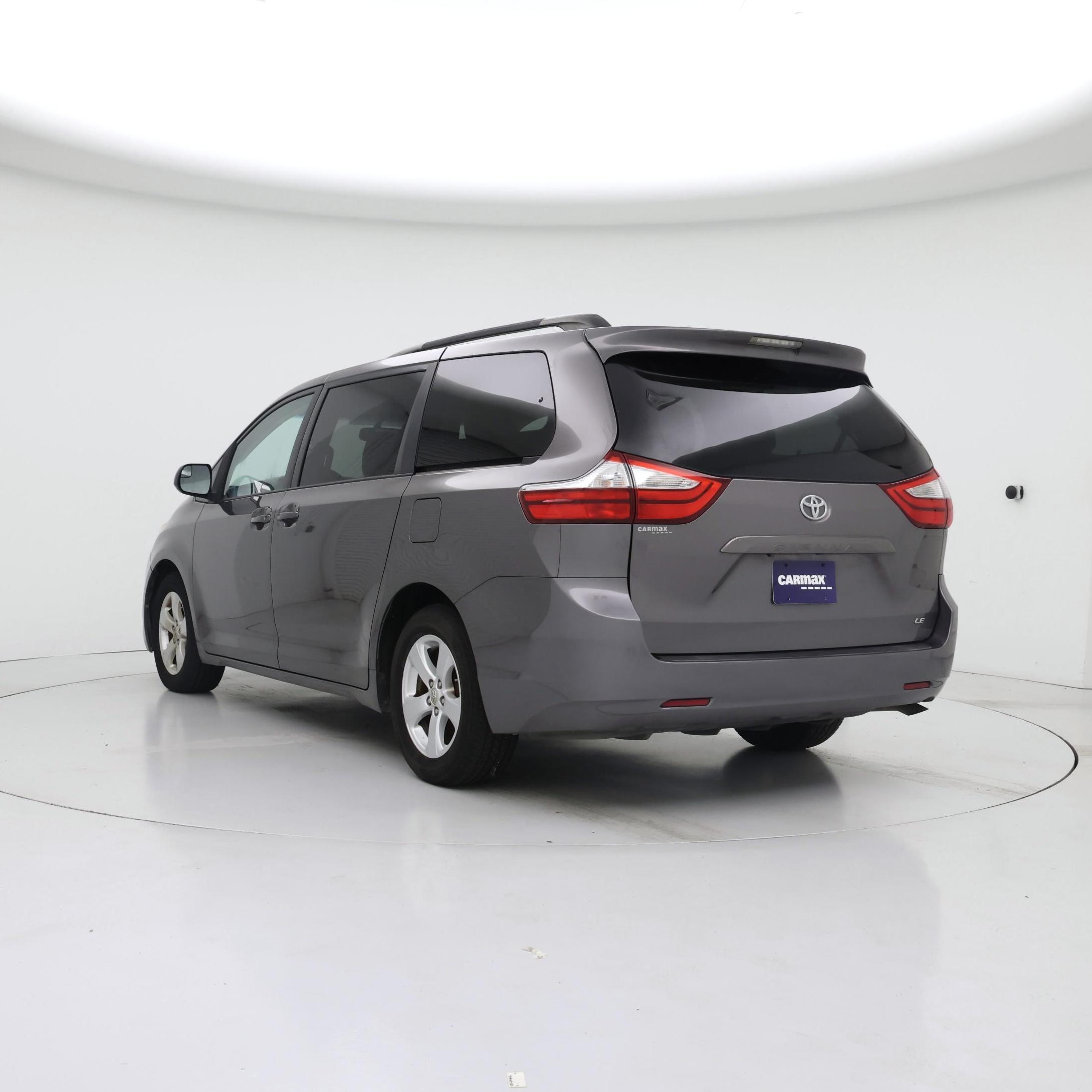 Thumbnail: 2015 Toyota Sienna - 2