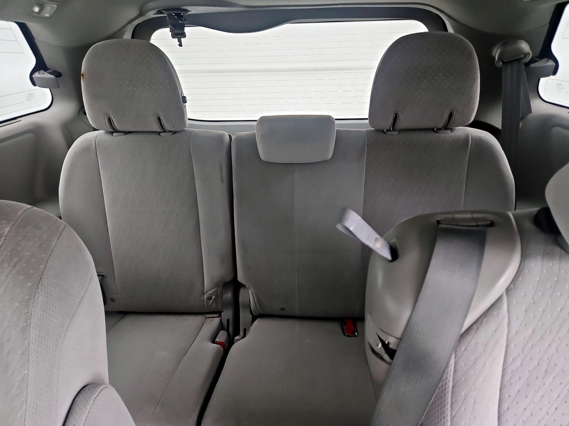 Thumbnail: 2015 Toyota Sienna - 20